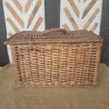Market basket with wicker lid