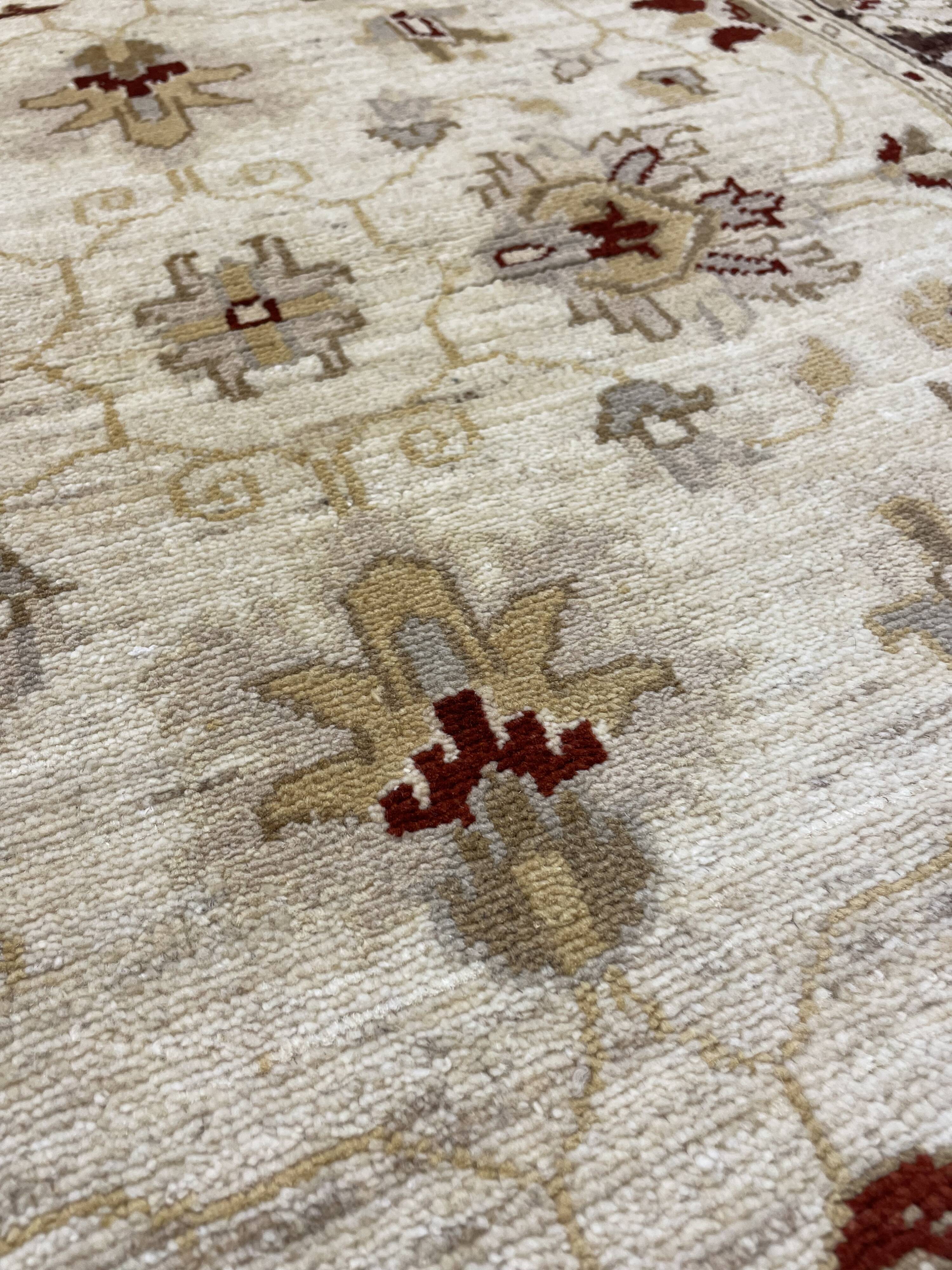 Tapis en laine crème et marron, style oriental traditionnel à motifs floraux, 106 x 150 cm