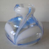 Ancien abat-jour lustre luminaire en verre ligne bleu blanche façon berlingot plafonnier