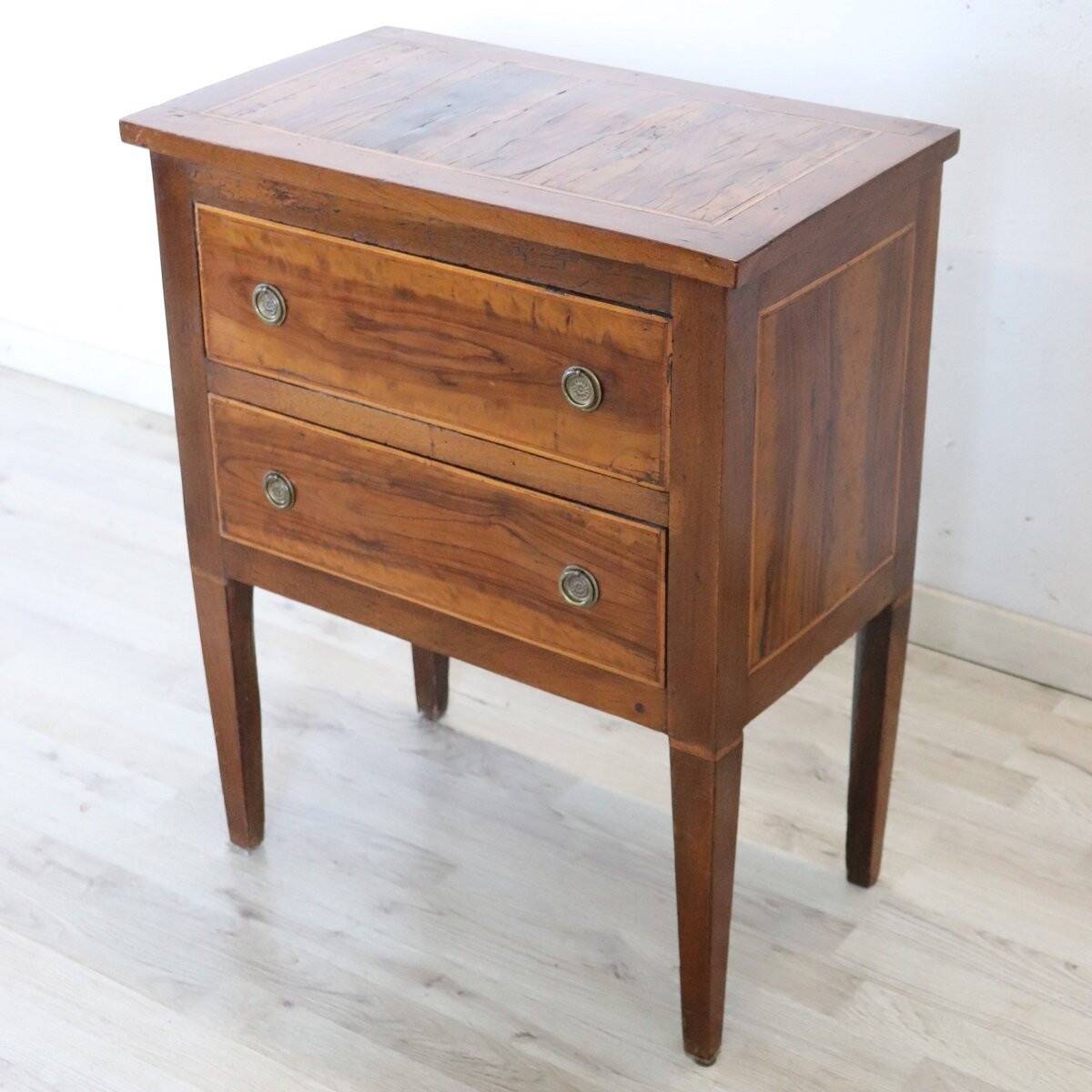 Small Antique Chest Of Drawers In Walnut, Italy 18th Century