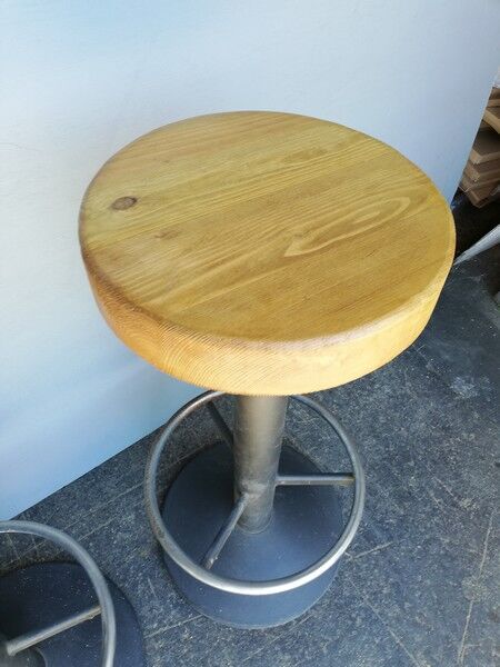 Pair 2 bar stool metal and wood