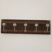 Vintage wall coat rack with 5 ceramic hooks and floral patterns, 50 cm.