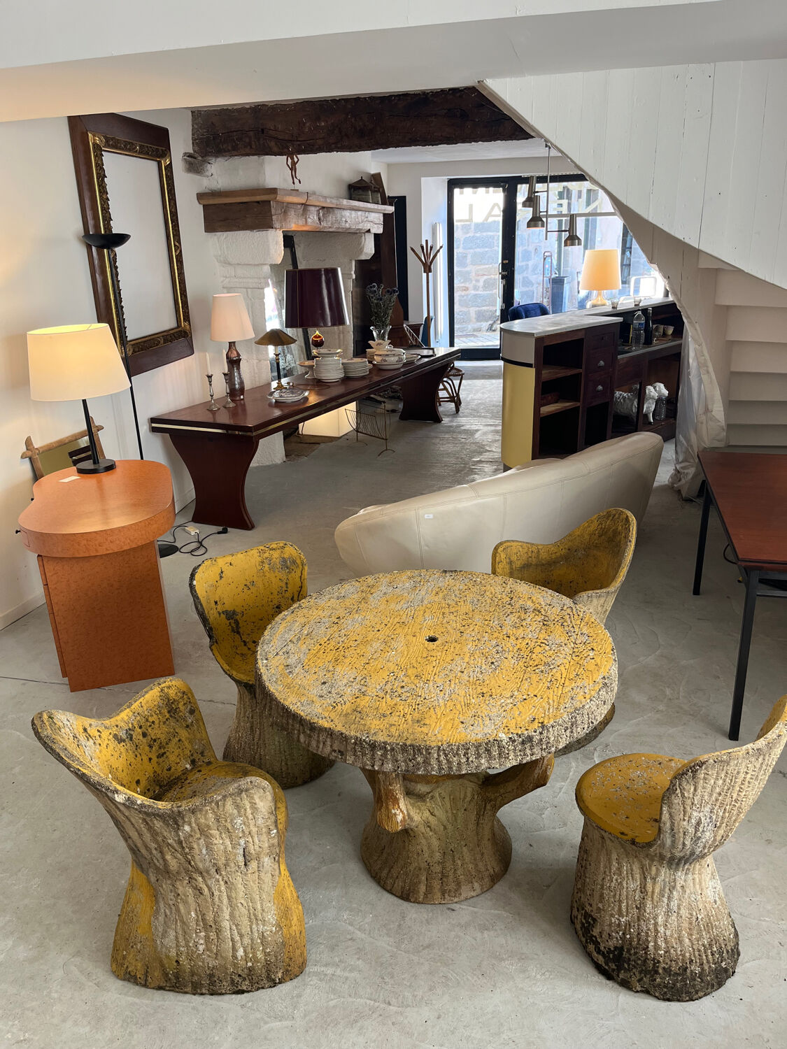 Garden furniture in concrete imitation faux wood