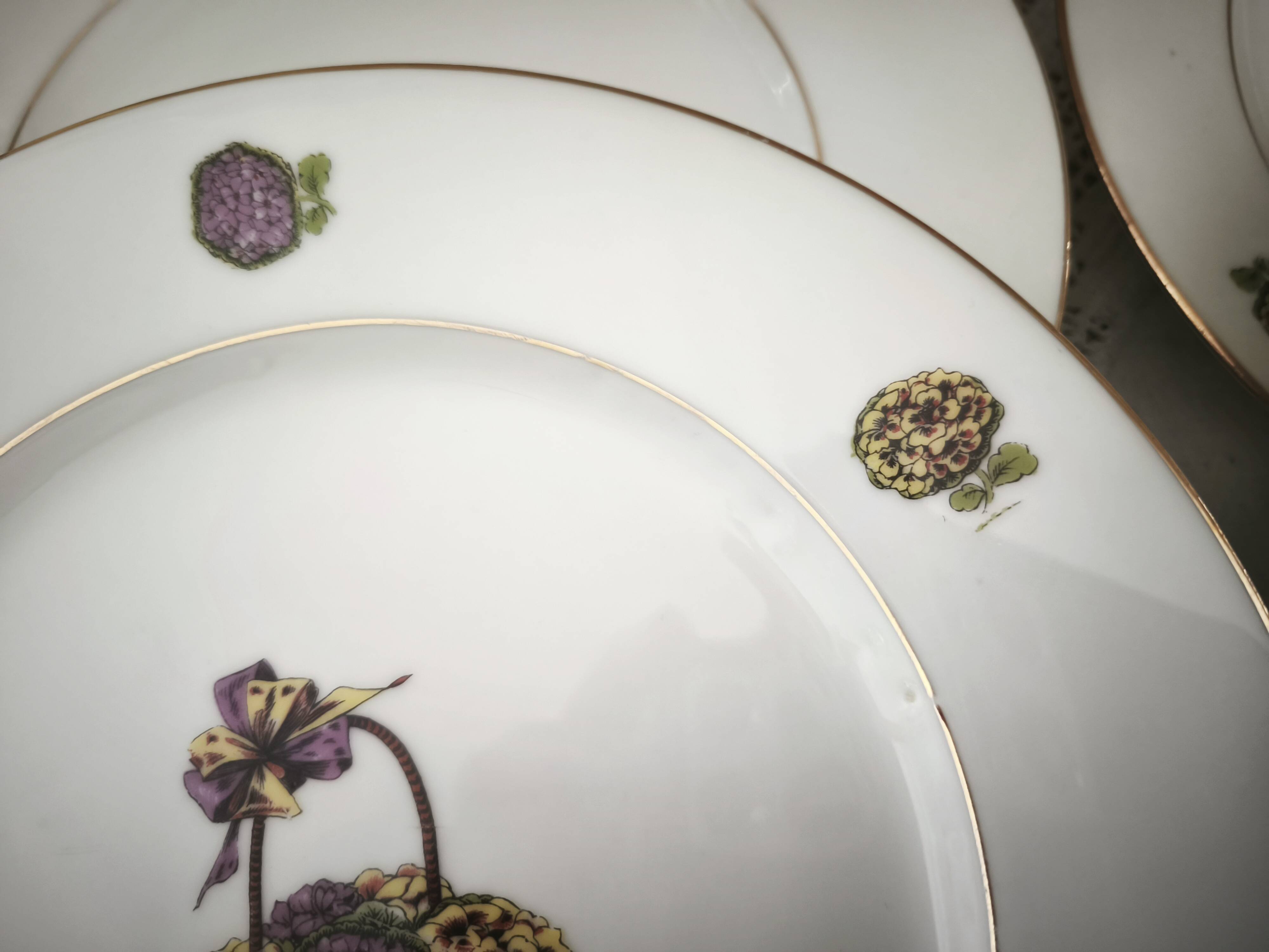 Set of 12 flat plates Limoges hydrangea basket design