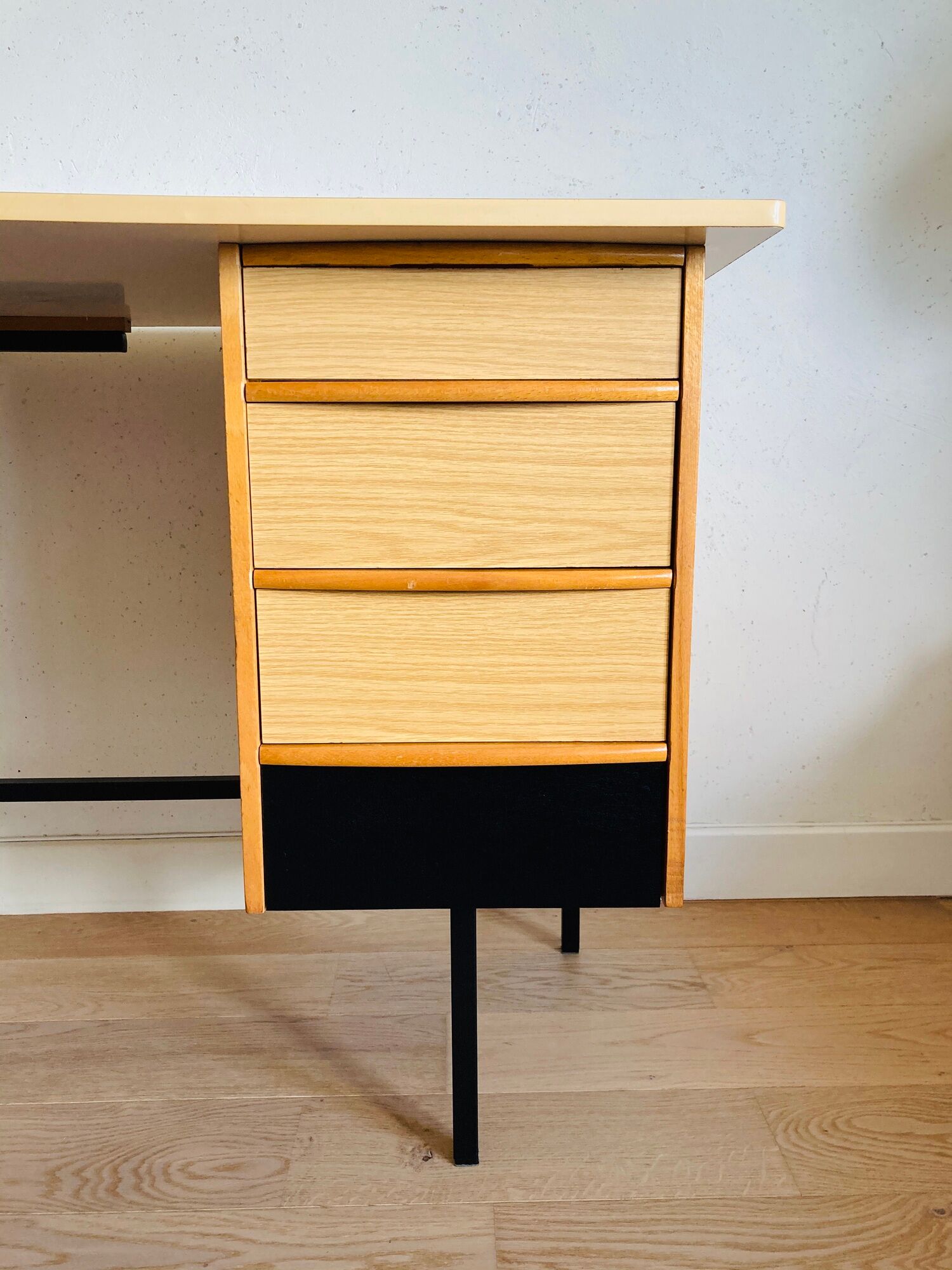 Bureau moderniste métal chêne et formica vintage années 60