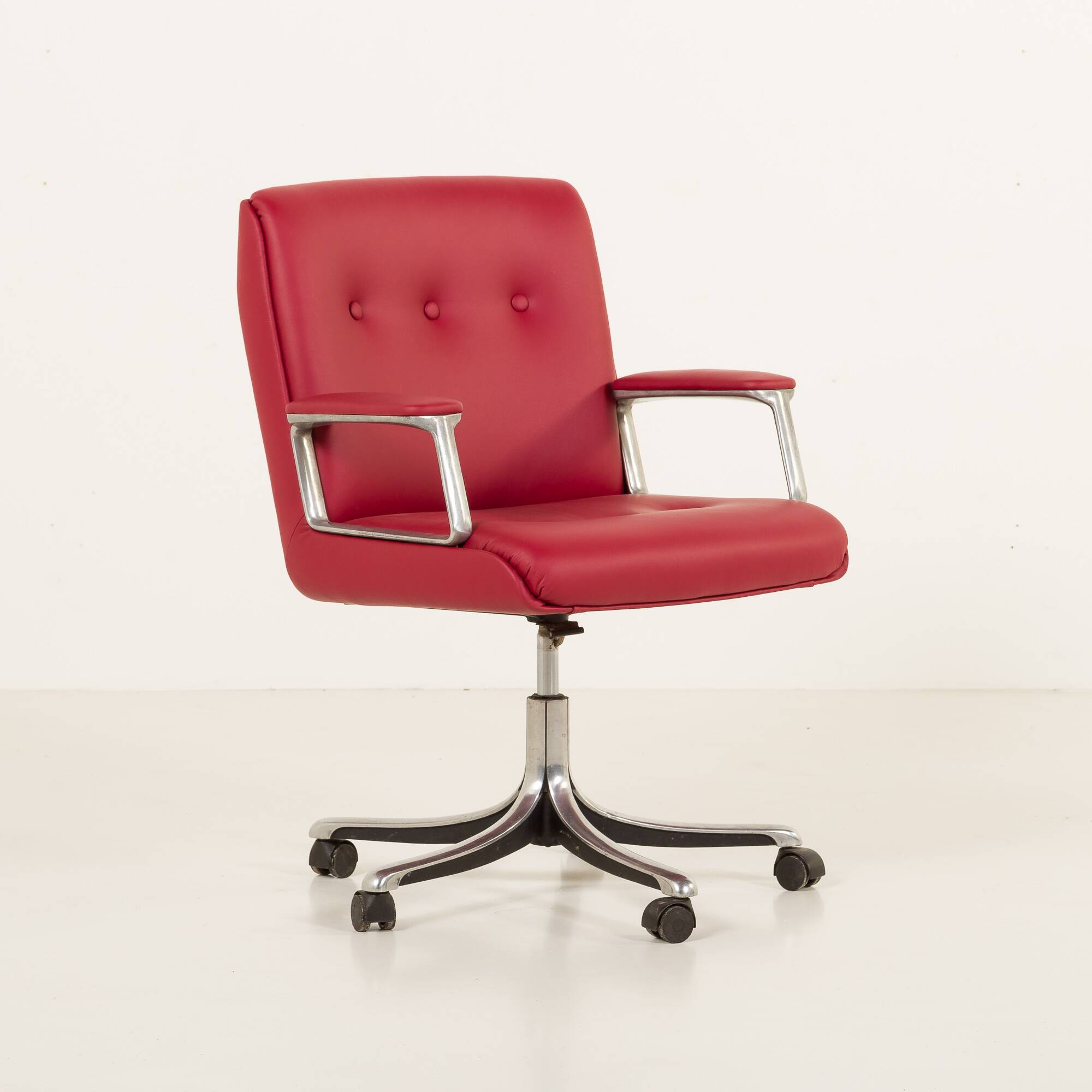 Office chair by Osvaldo Borsani for Tecno, 1970s