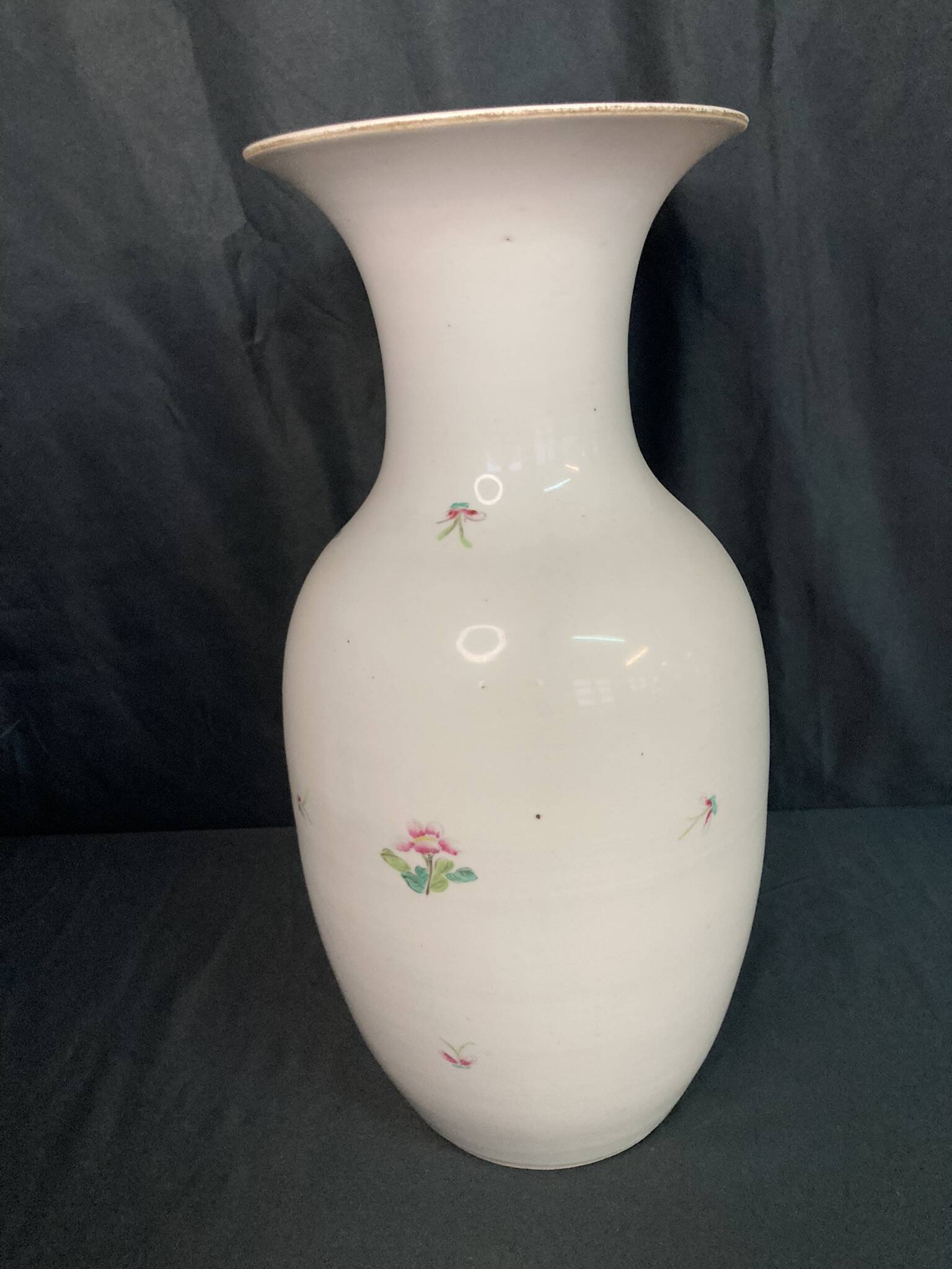 China, large old polychrome porcelain vase, late 19th century