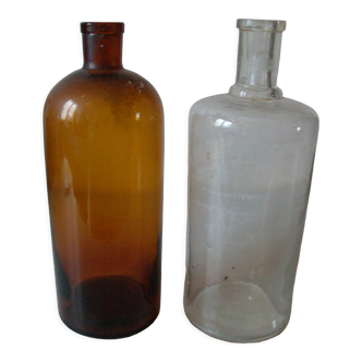 Set of 2 old jars pharmacist apothecary doctor glass including 1 amber n3