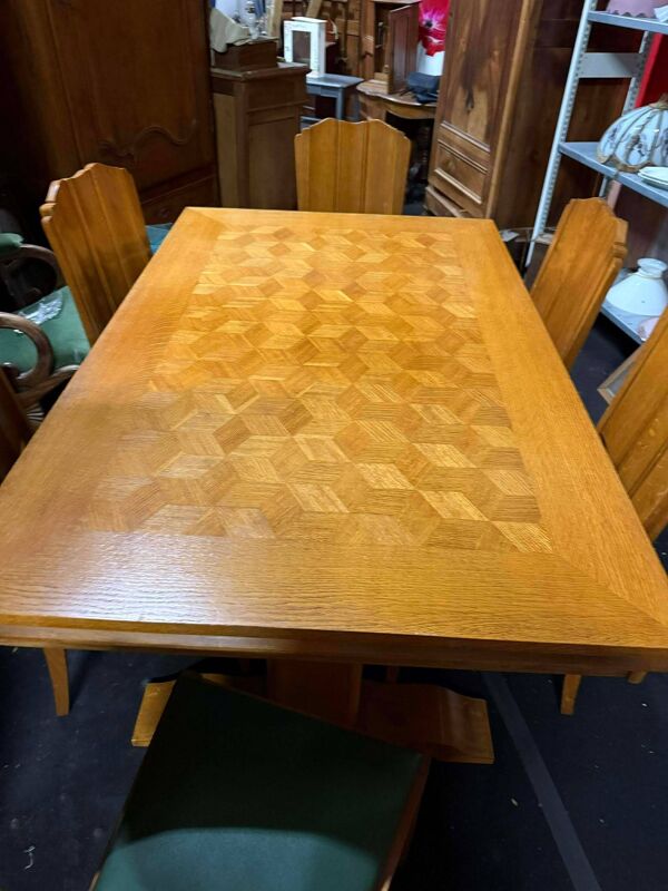 Table de salle à manger et ses 6 chaises