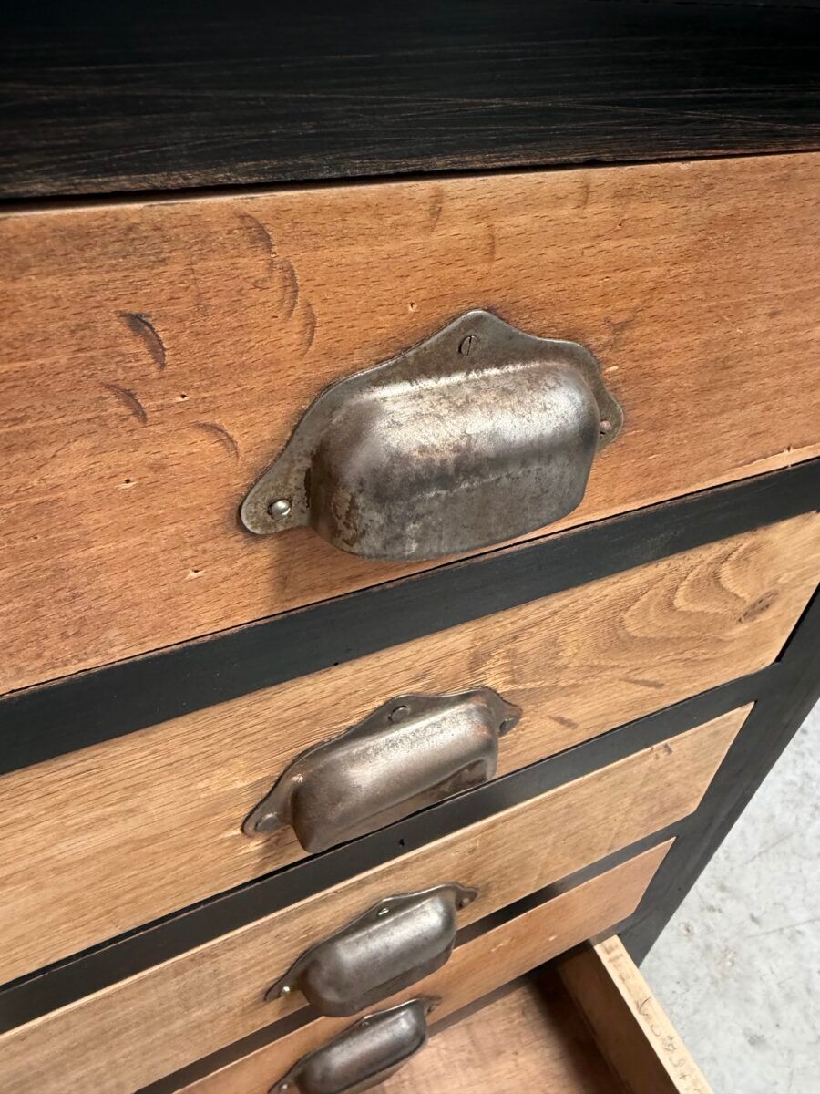 Workshop furniture with 24 drawers from the early 20th century.