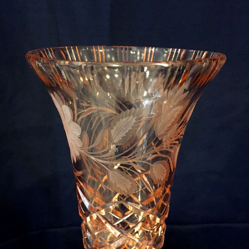 Salmon-coloured cone vase 1930 1940