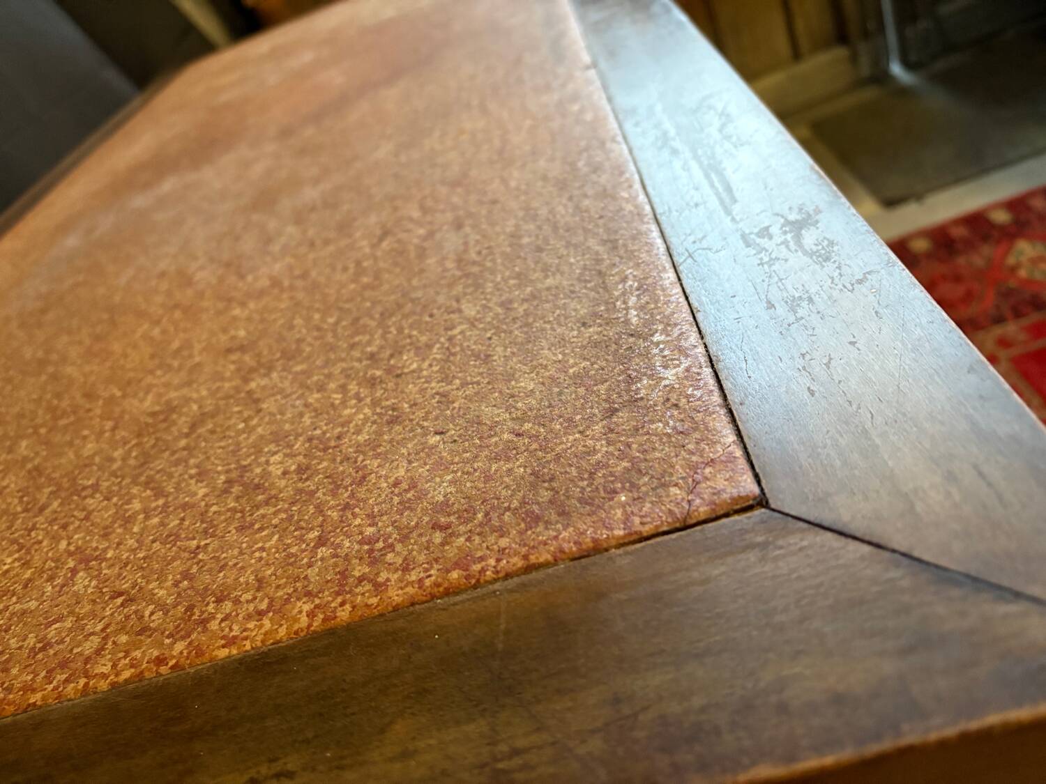 Vintage bistro table in wood and metal – Authentic & sturdy