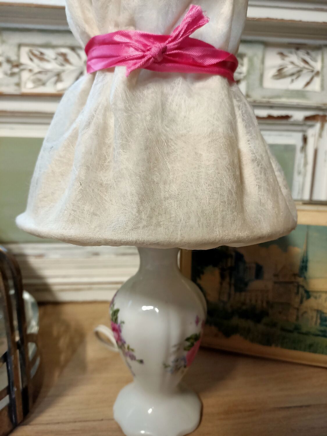 Porcelain bedside lamp