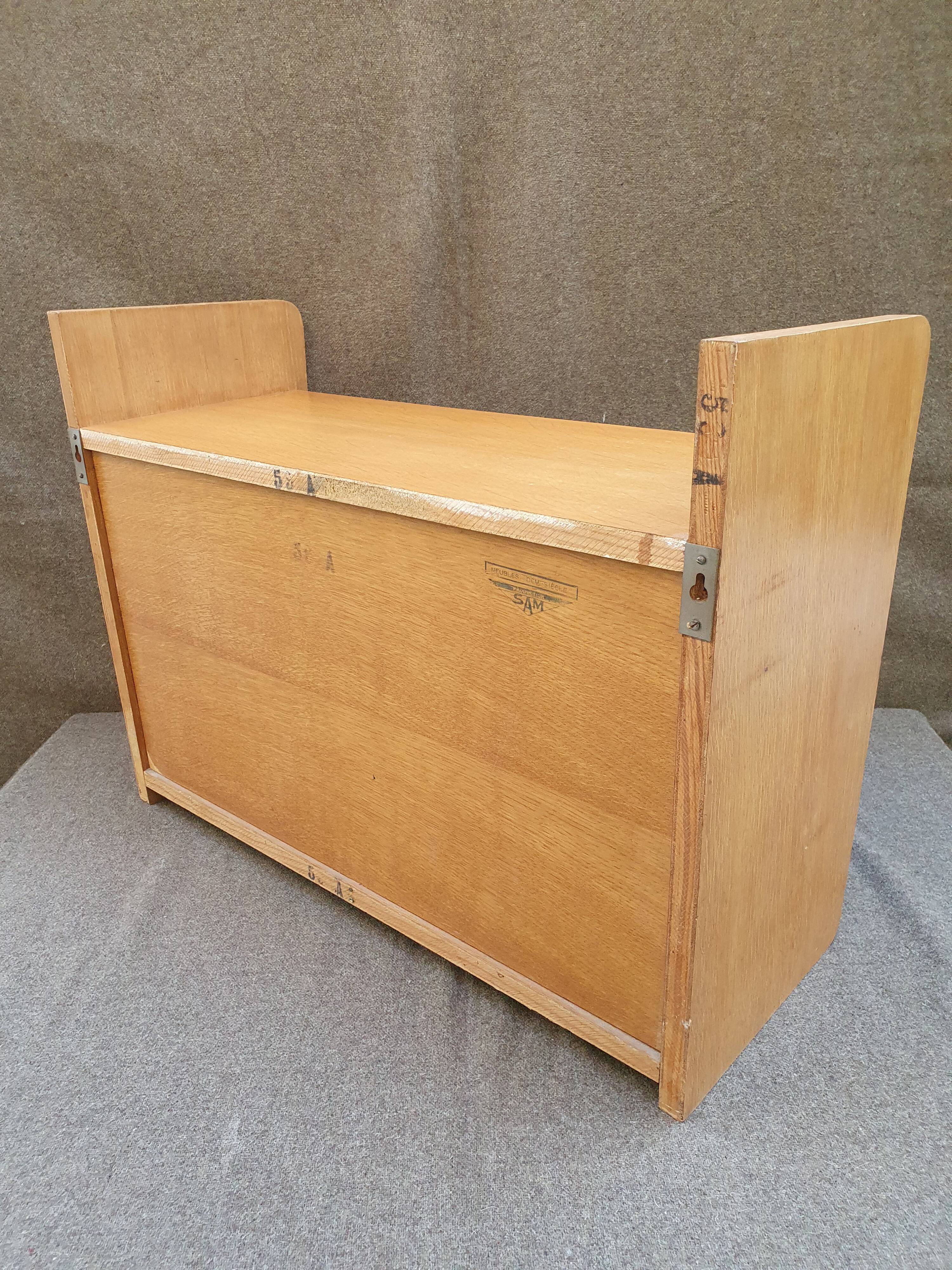 Wall shelf
