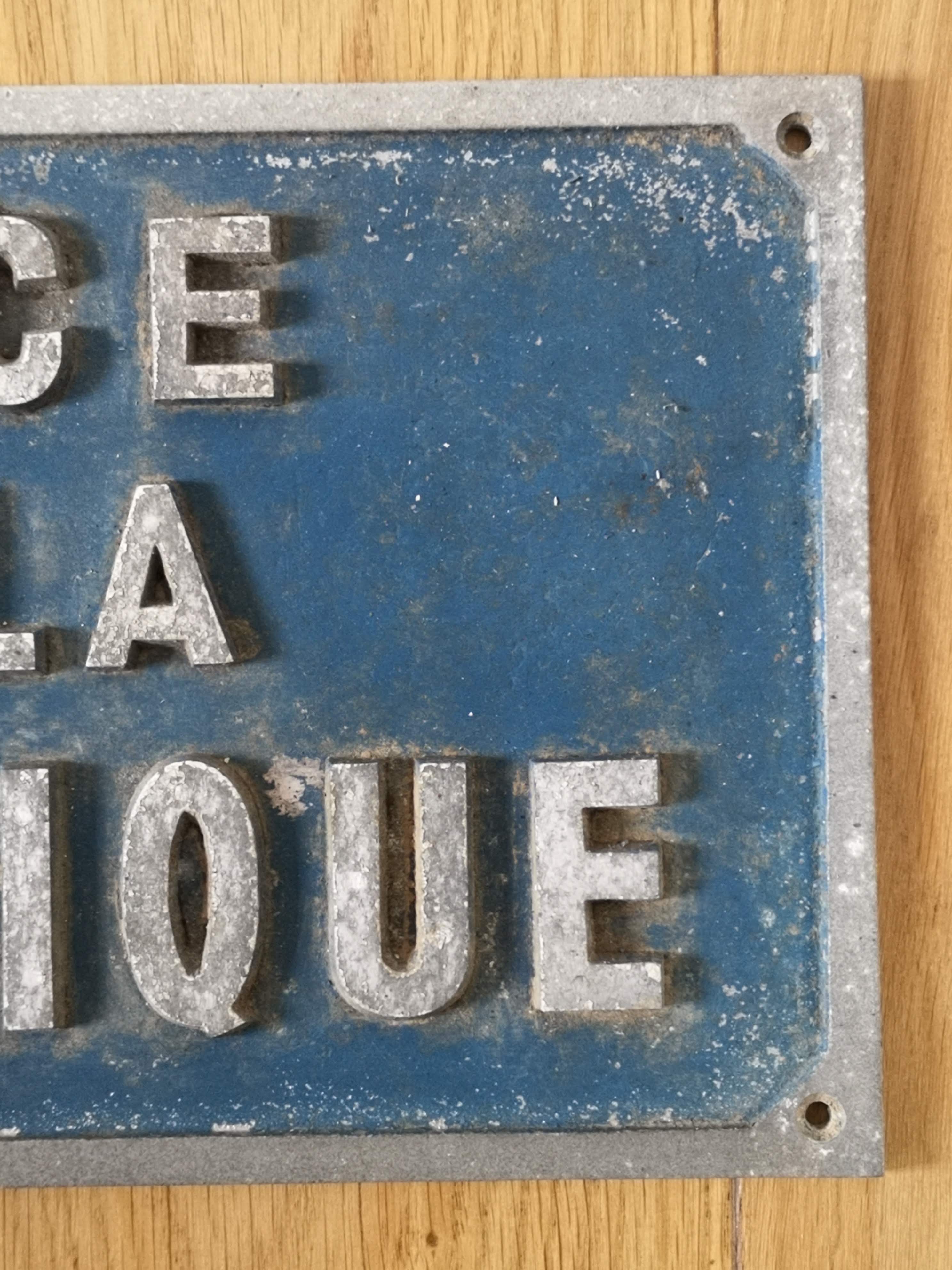 Place the Republic aluminum plate (Mantes la Jolie) 50s