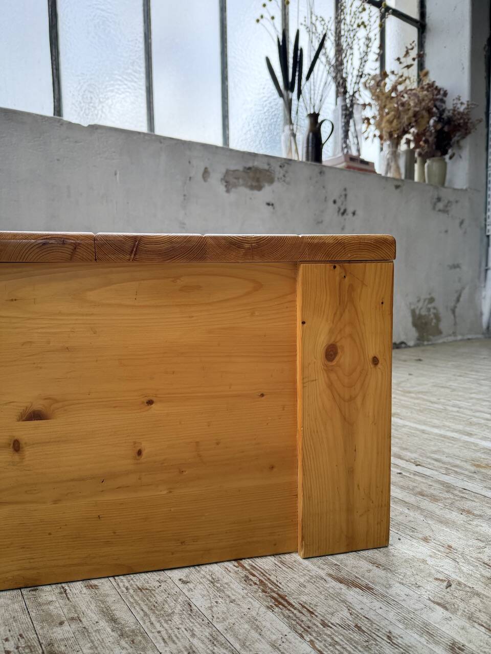 Chest or coffee table Perriand Les Arcs 1800