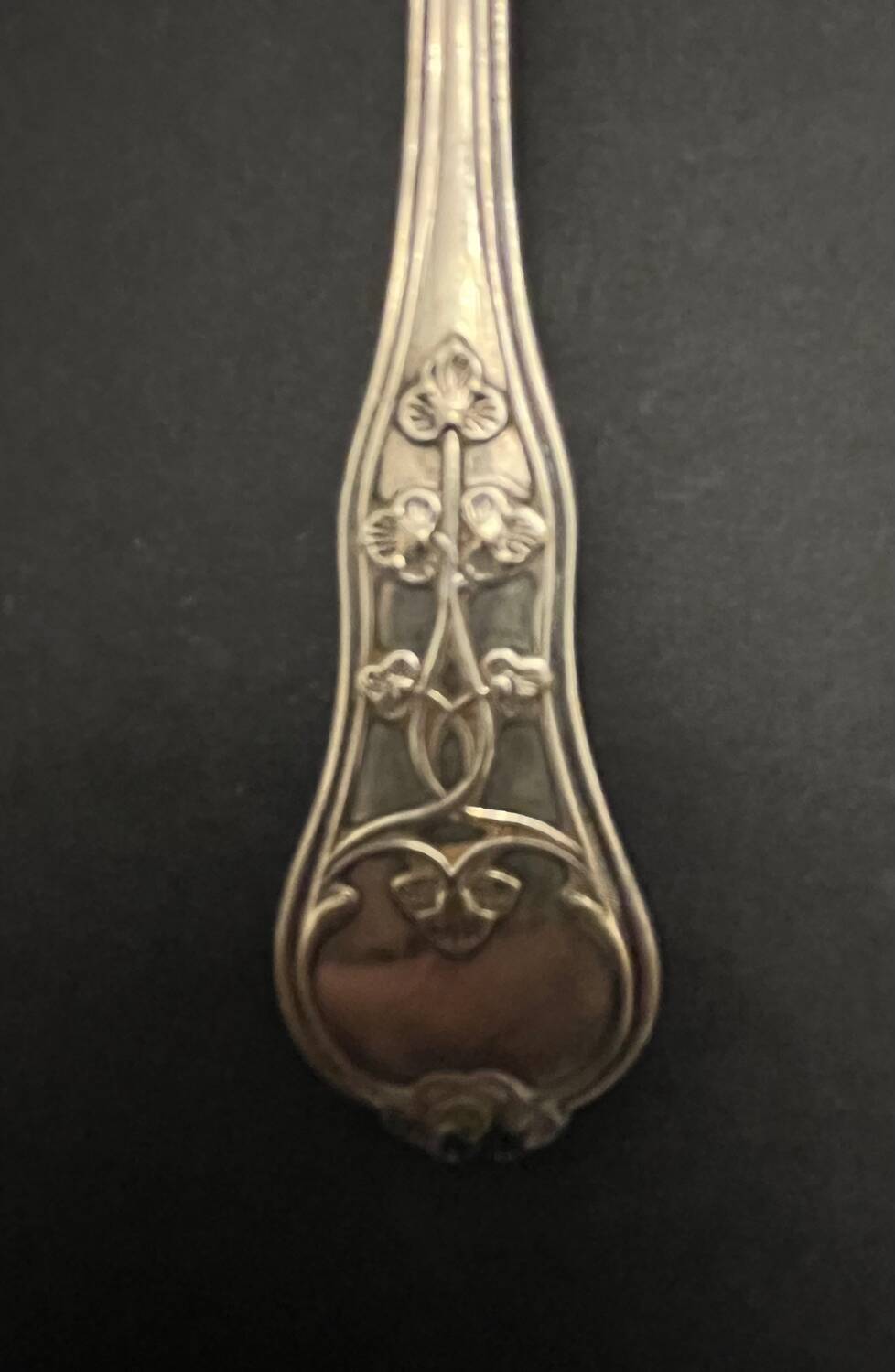 Silver dusting spoon