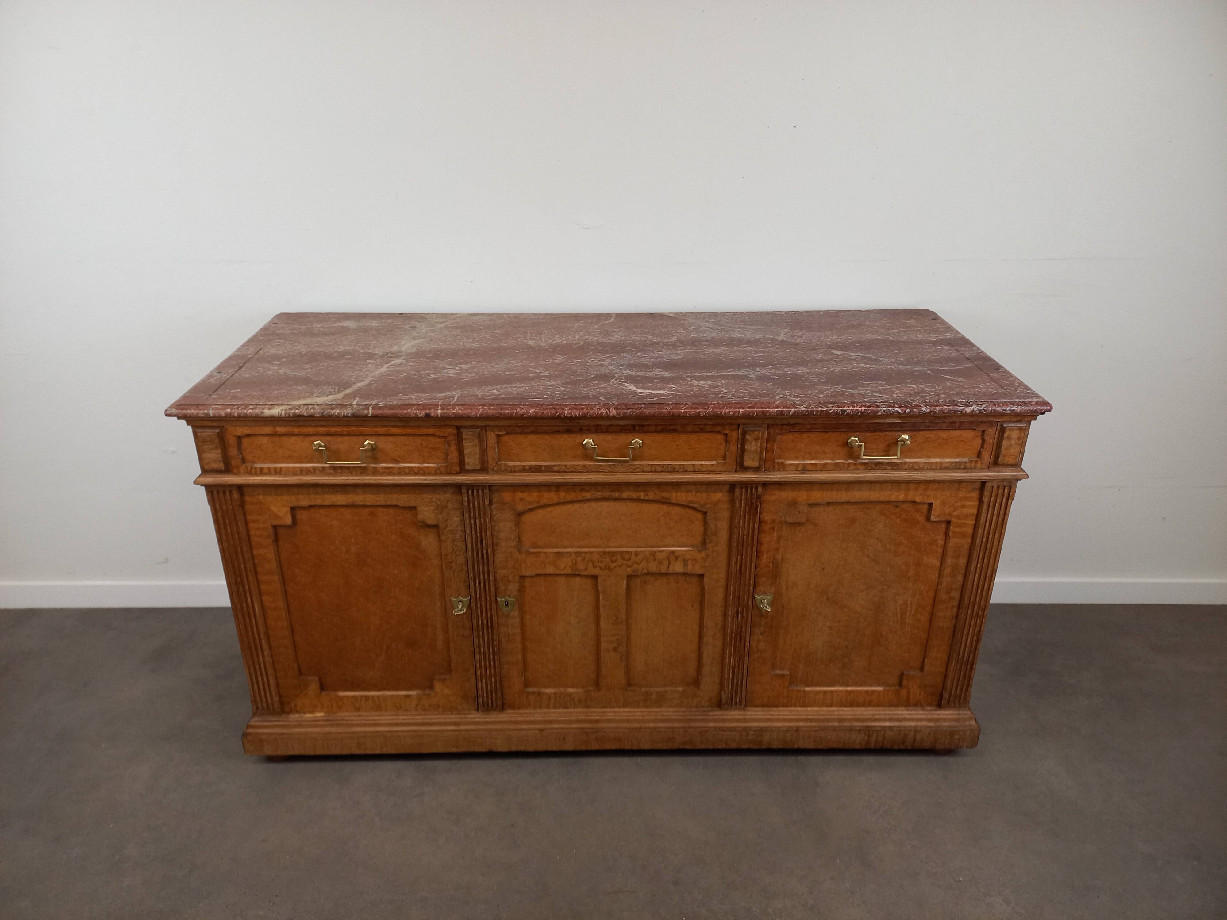 Banque de magasin plateau marbre