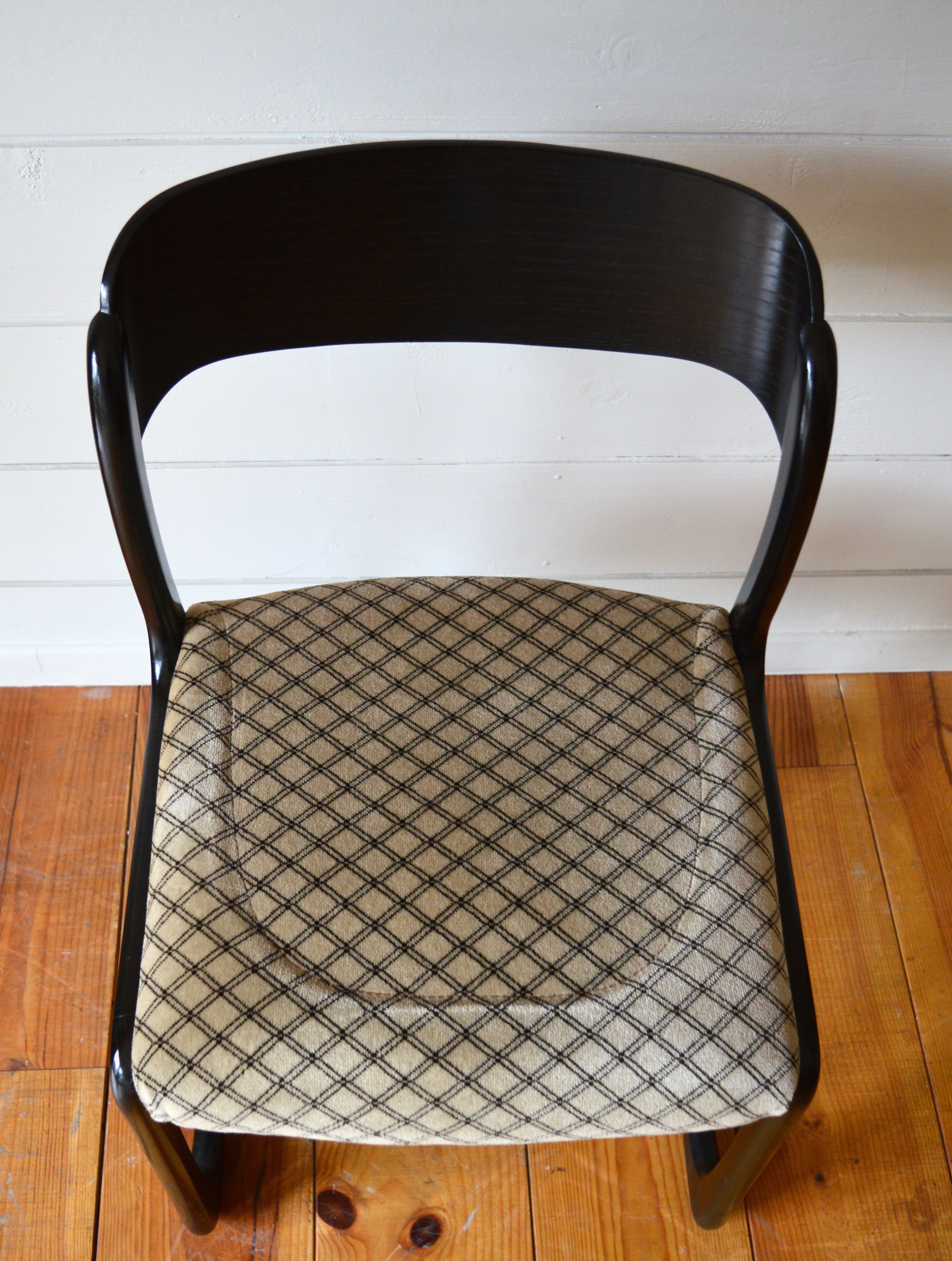 Ensemble table et chaises traîneau Baumann