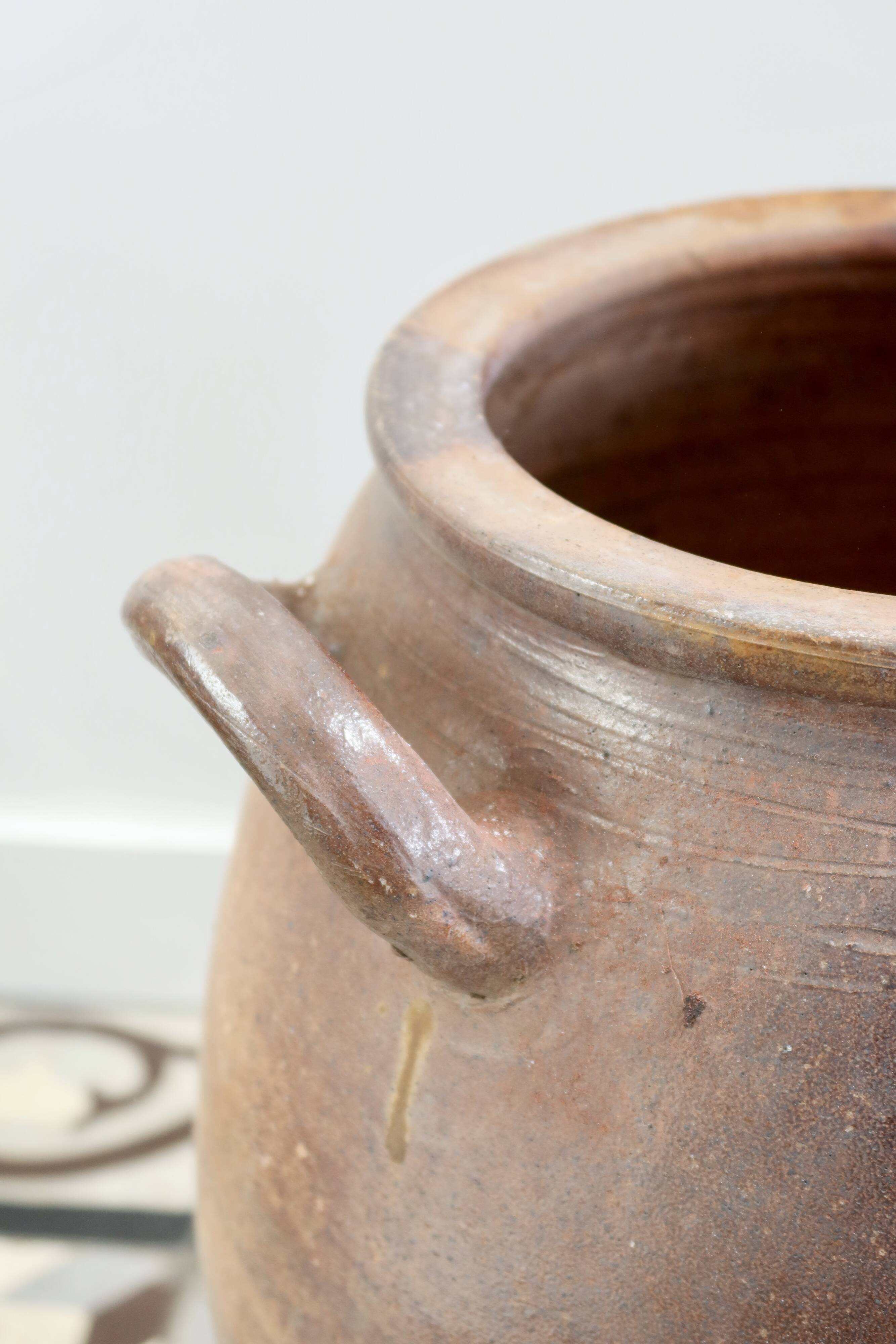 Large stoneware jar in old Provençal style