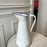 Old pitcher in enamelled sheet metal 20s-30s