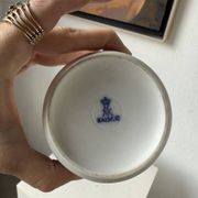 Vase en porcelaine Kaiser, finition « peau de crocodile »