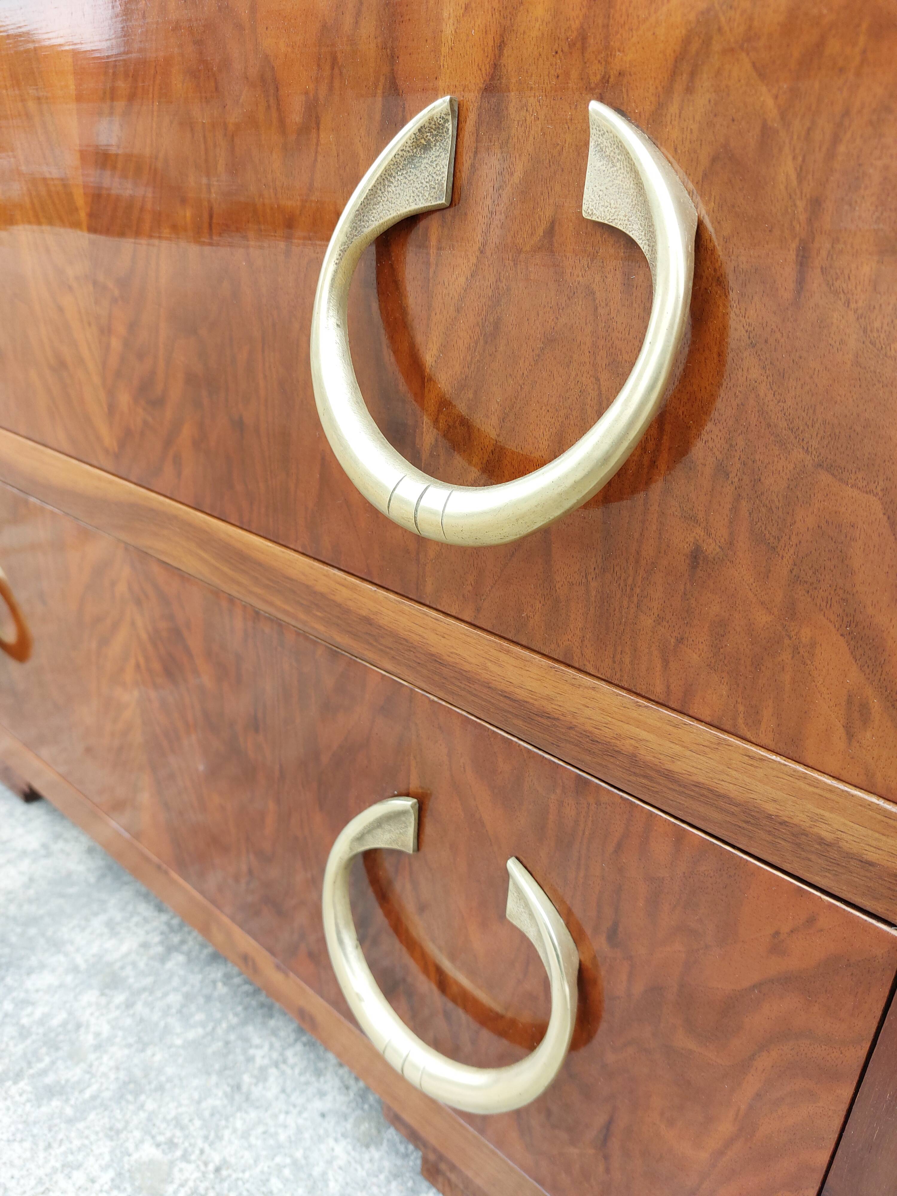 Art Deco period chest of drawers in walnut 1930