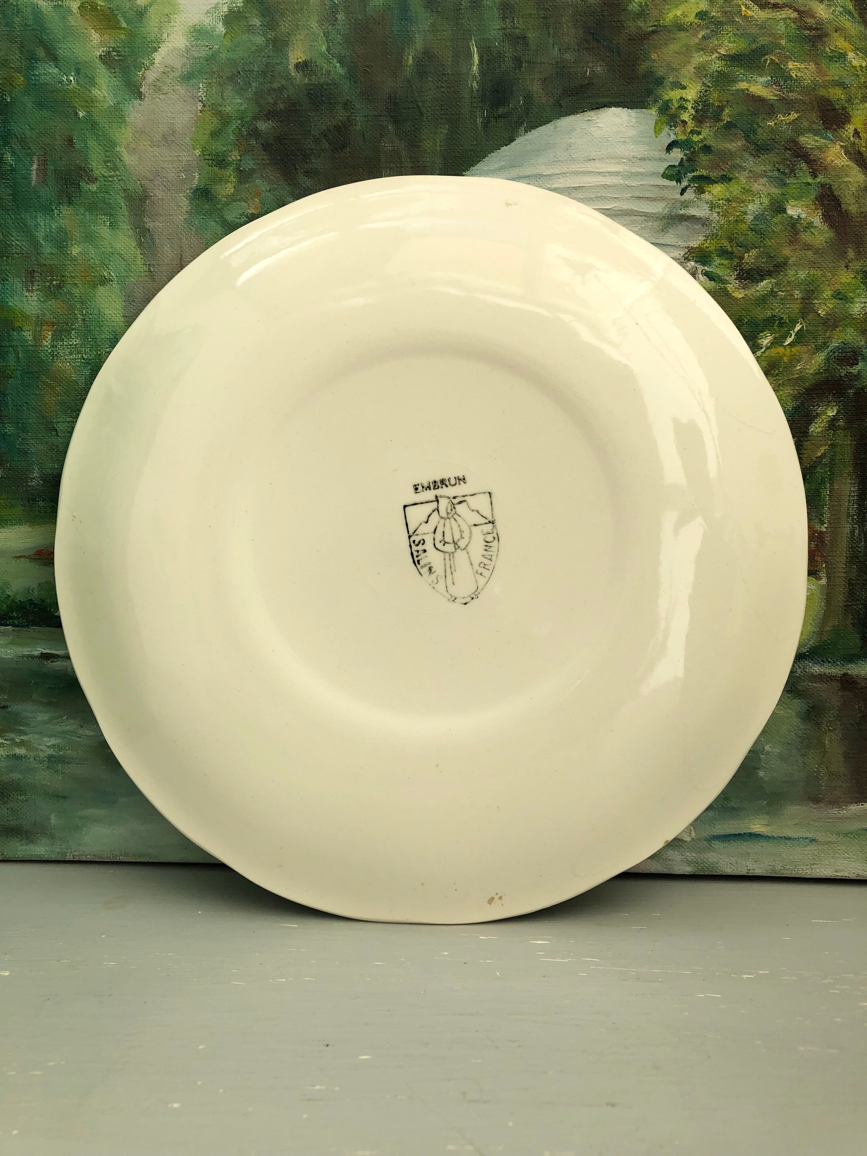 Flat plates stamped saline France