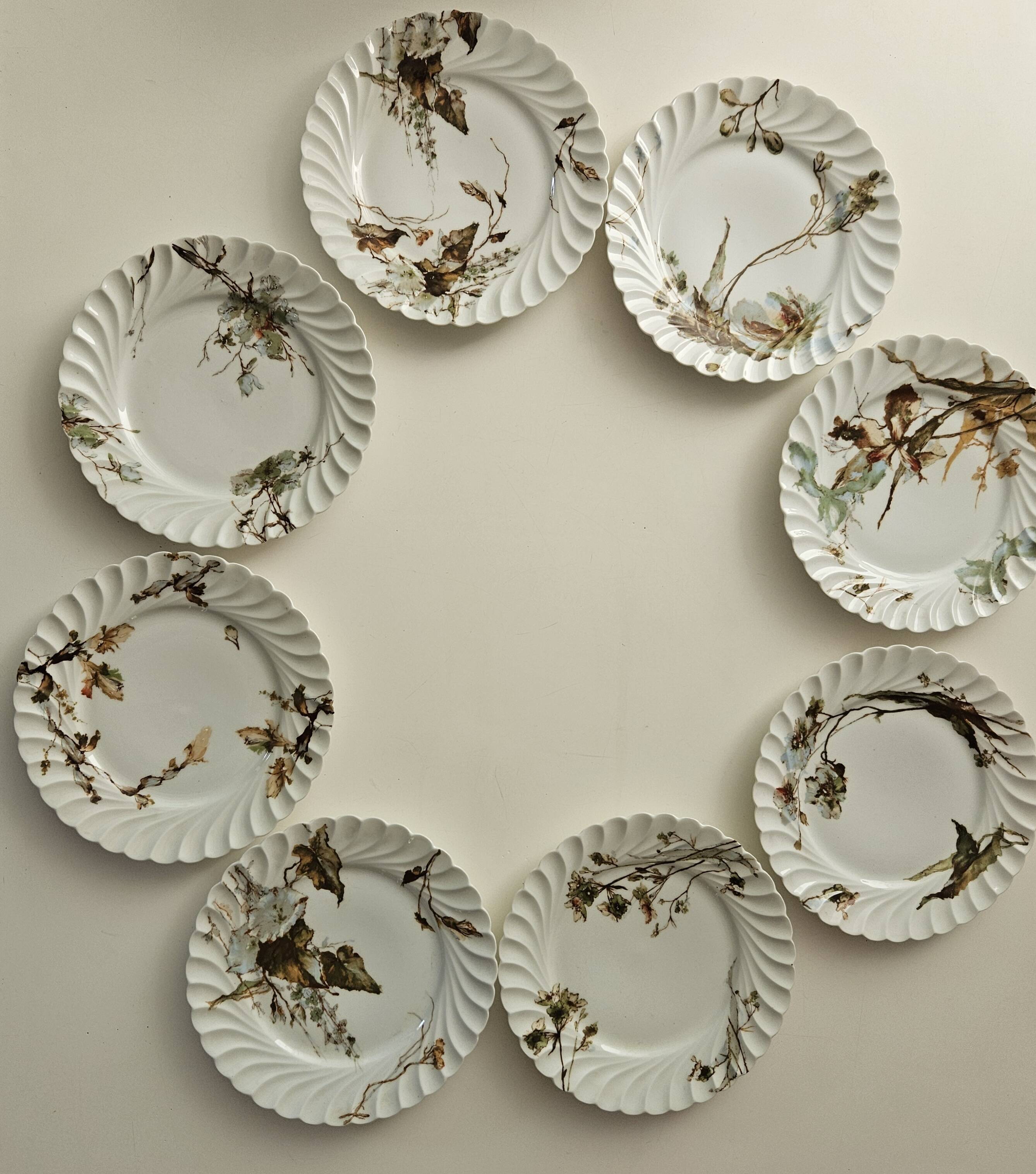 Haviland service plates, dishes on pedestals and soup tureen