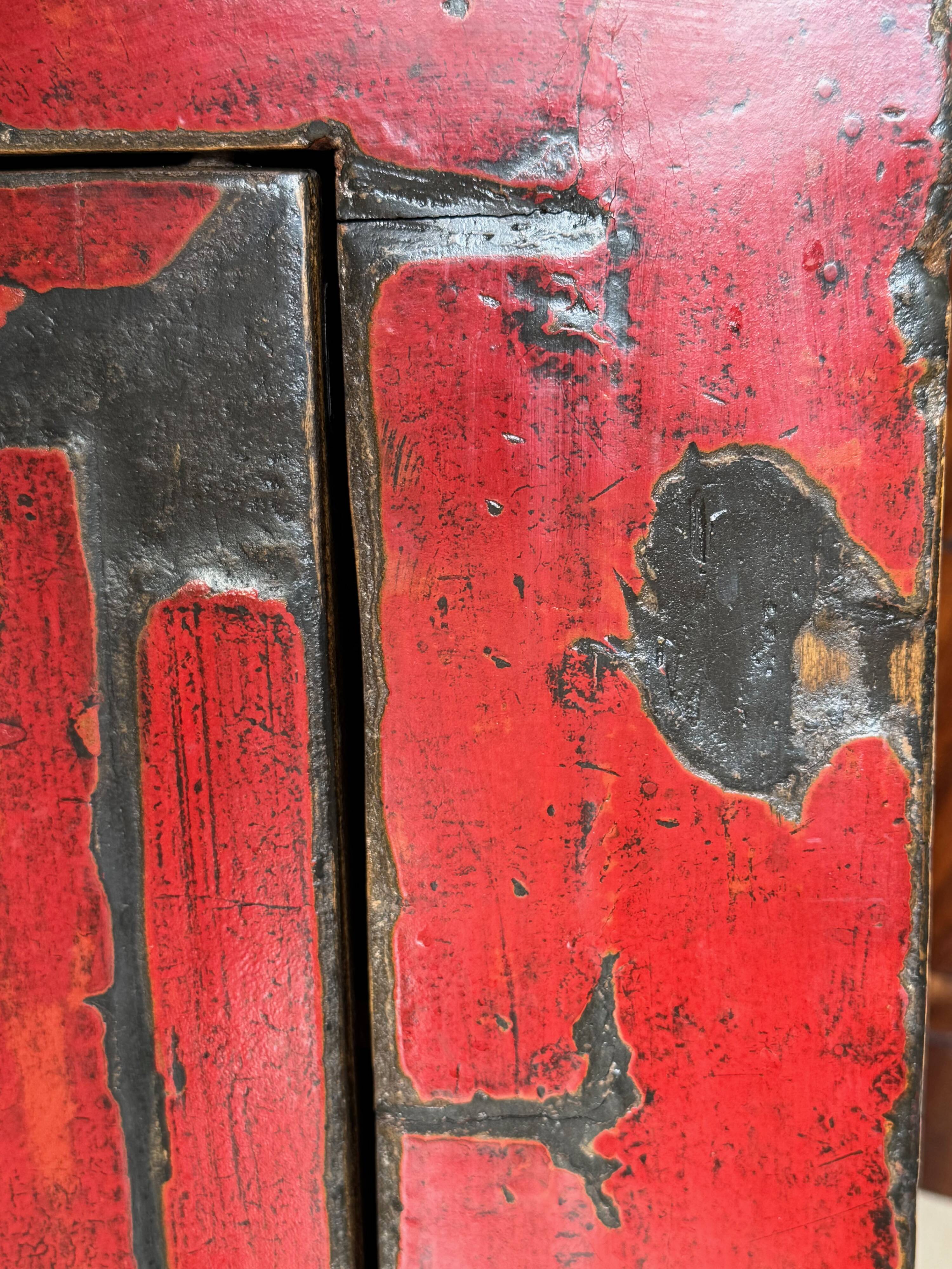 Small antique Chinese buffet (1920-1950) in rustic style, red lacquered, ori