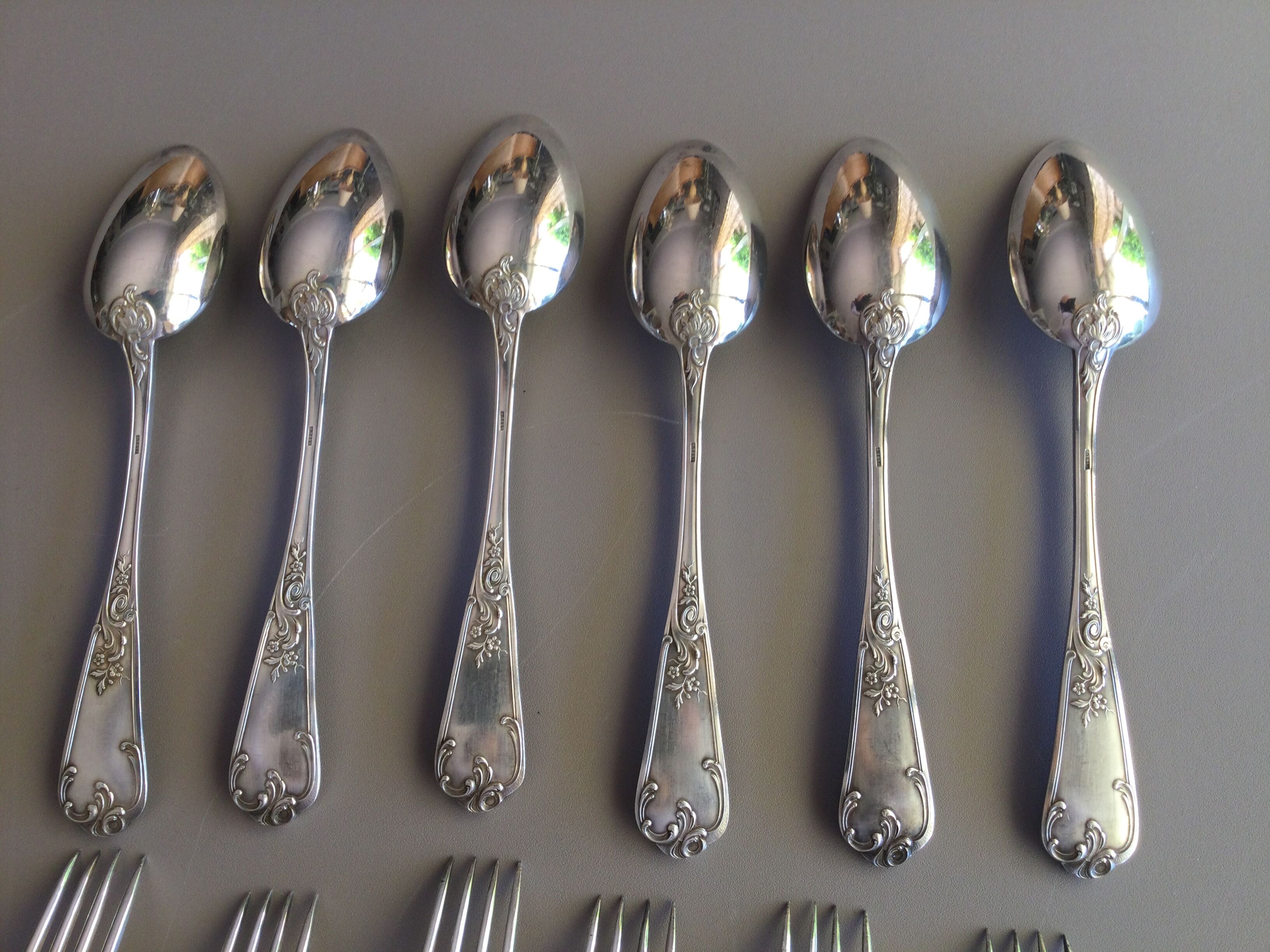 silver metal cutlery