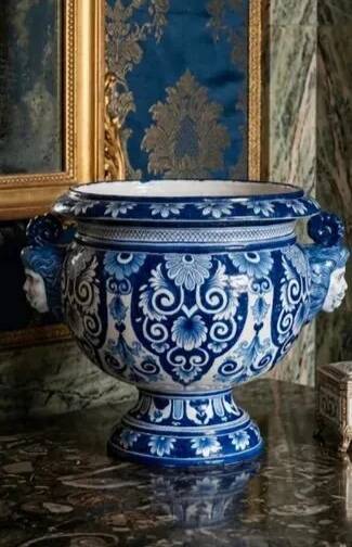 Grand Pot de fleurs en terre cuite, Nevers, XIXe siècle