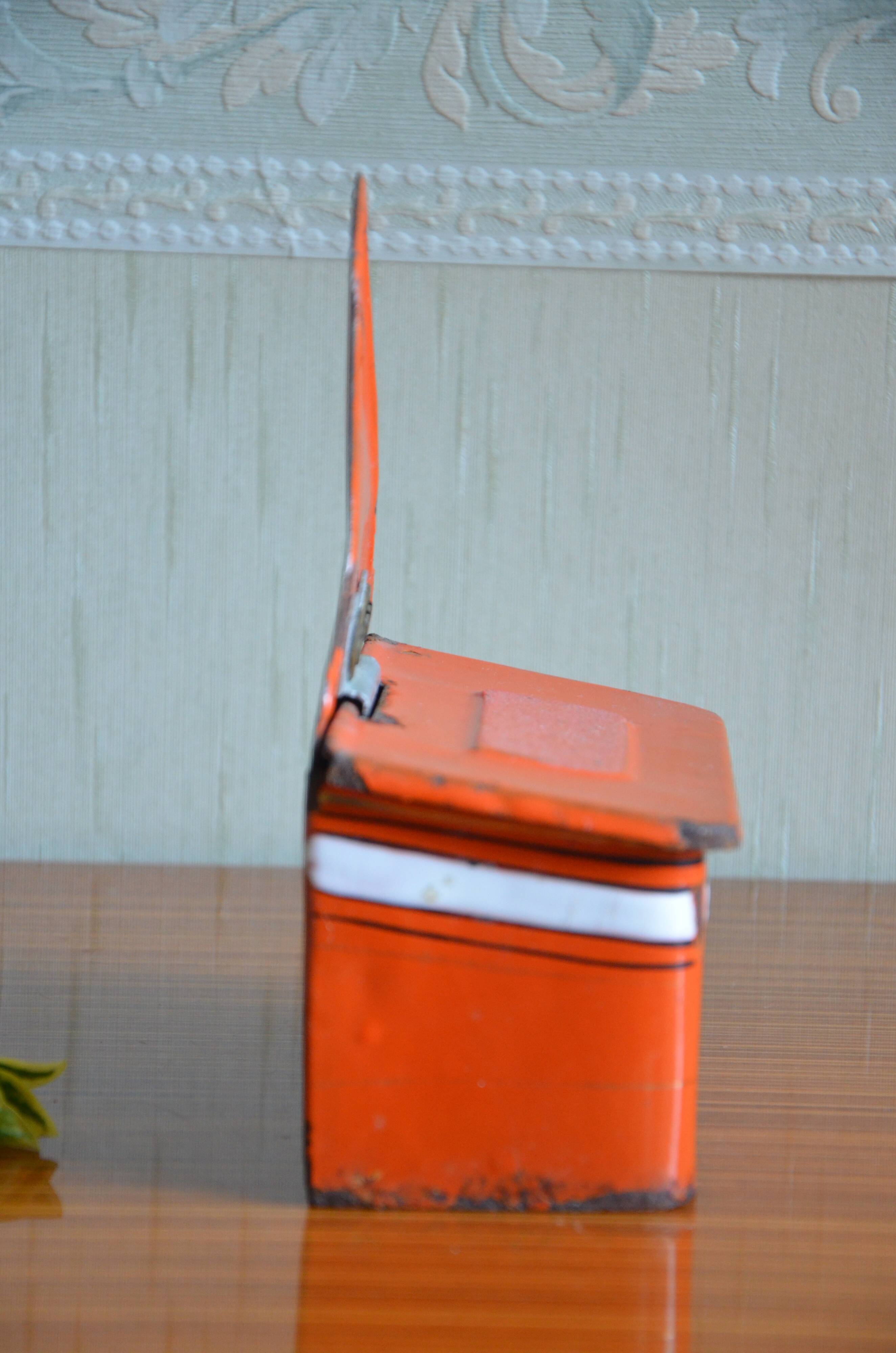 Red sheet metal matchbox