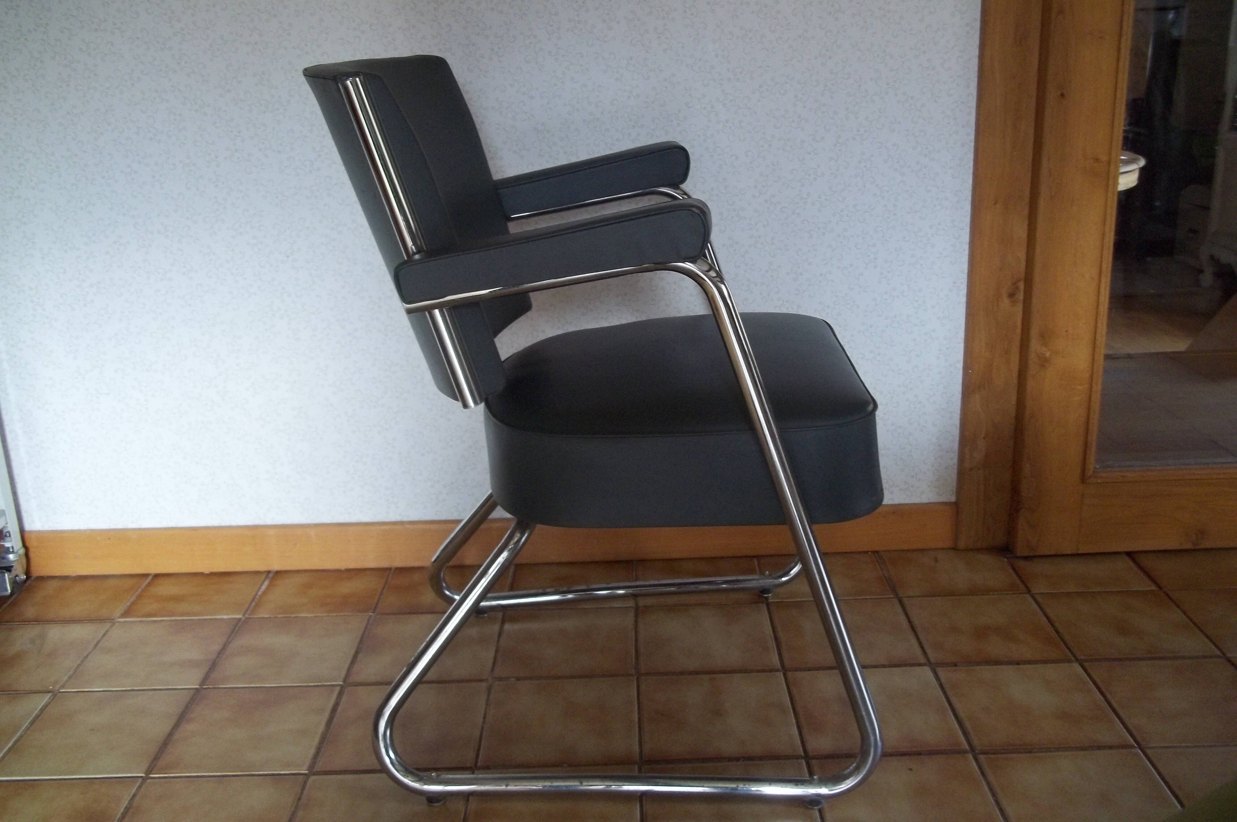 Roneo industrial office chair in green faux leather with vintage chrome from the 1950s.