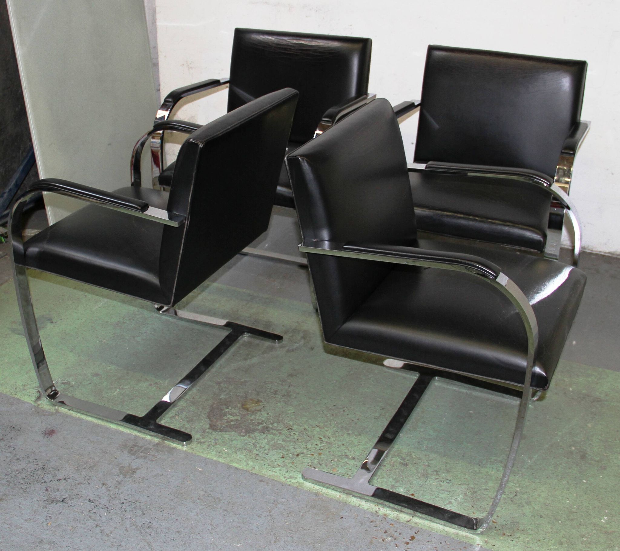 Suite of 4 BRNO armchairs, Mies Van Der Rohe, Knoll