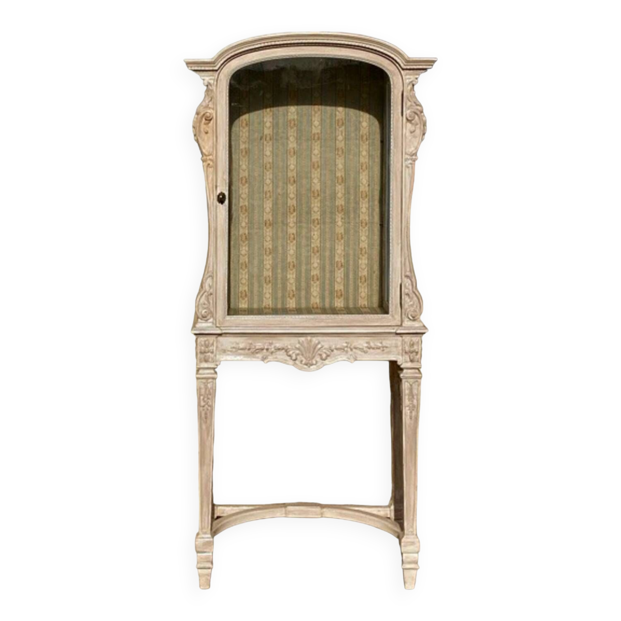 Vitrine laquée style Louis XVI