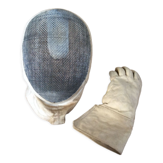 Fencing helmet