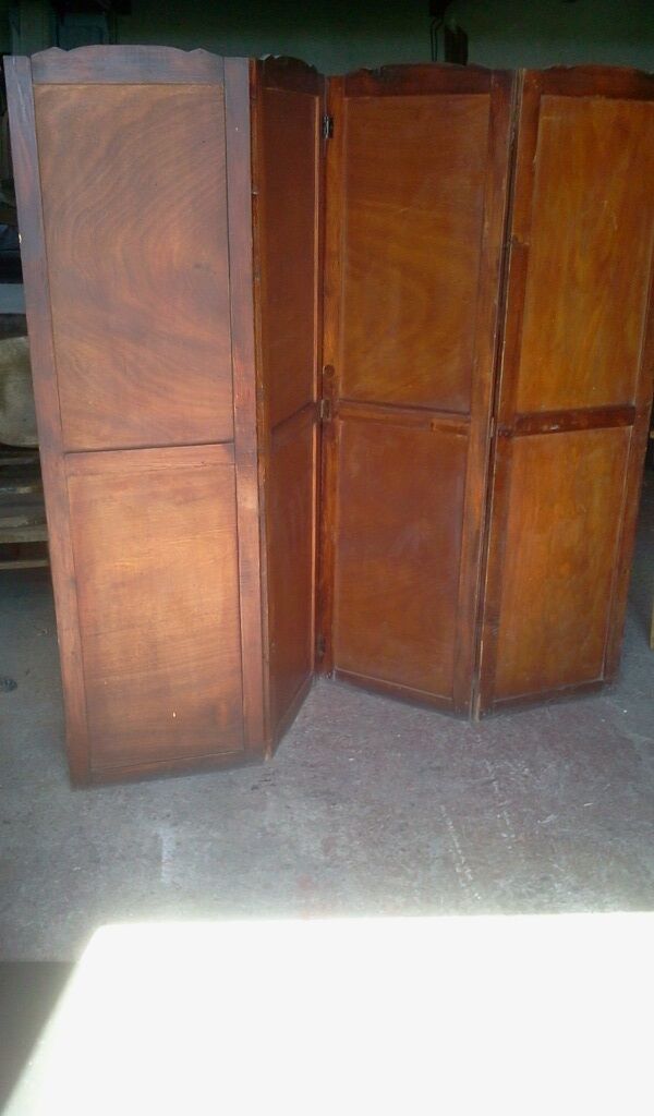 Screen has 4 leaves swing era 1940