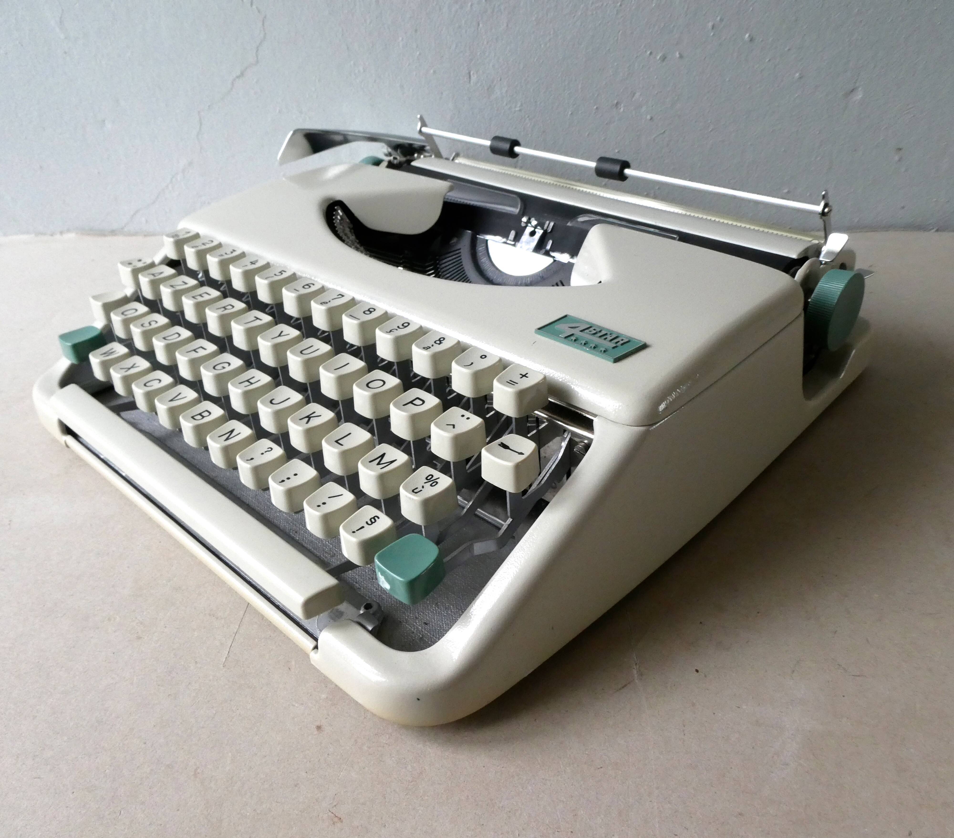 Typewriter 4 stars of the 1960s