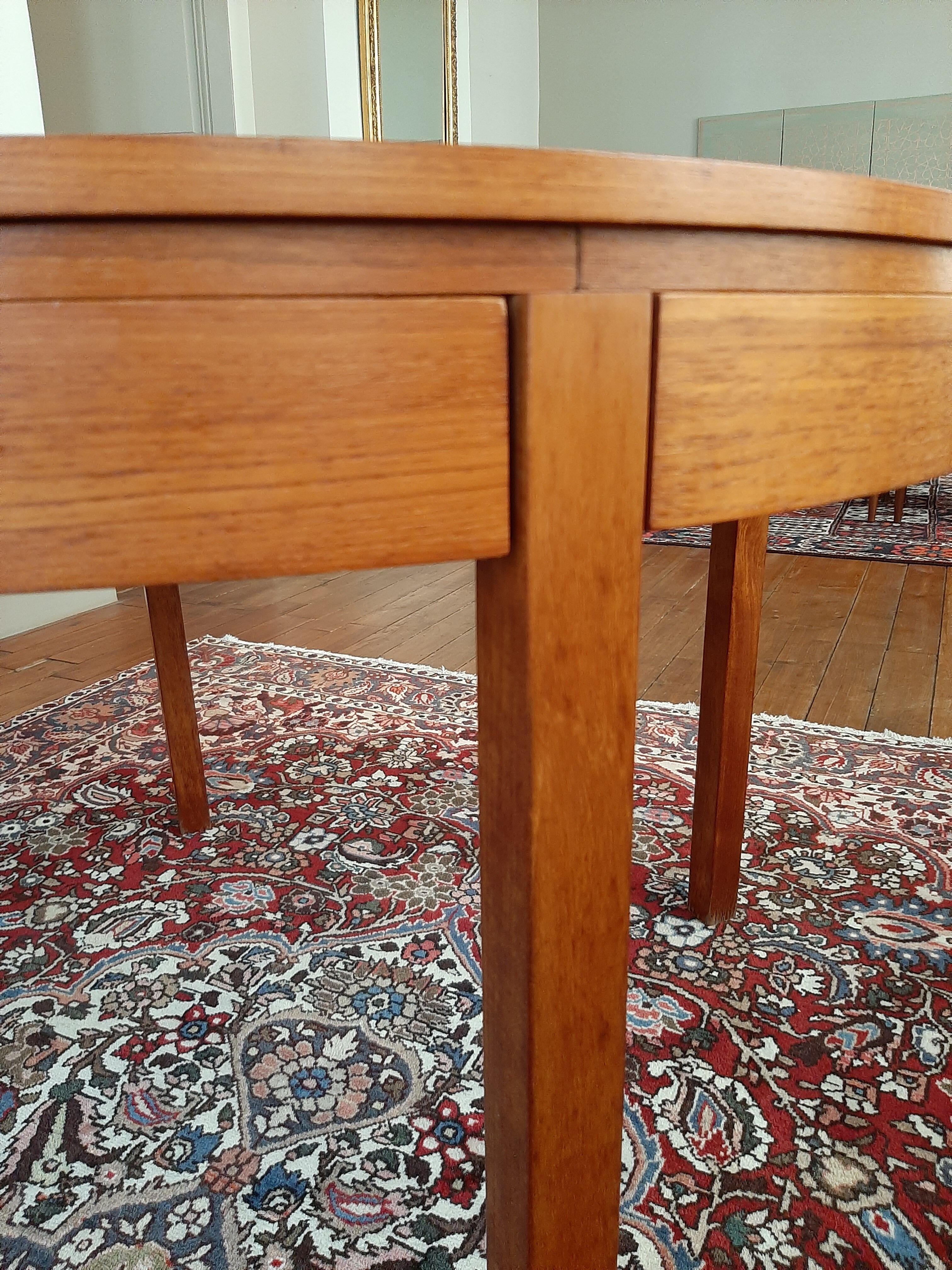 Table ronde extensible scandinave teck vintage