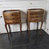 Paire de tables de chevet style Louis XV en merisier