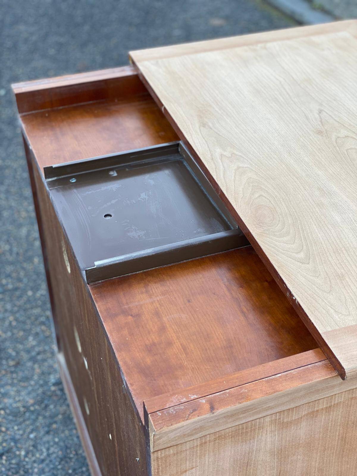 Buffet Louis Philippe deux portes meuble TV rénové en bois massif merisier brut
