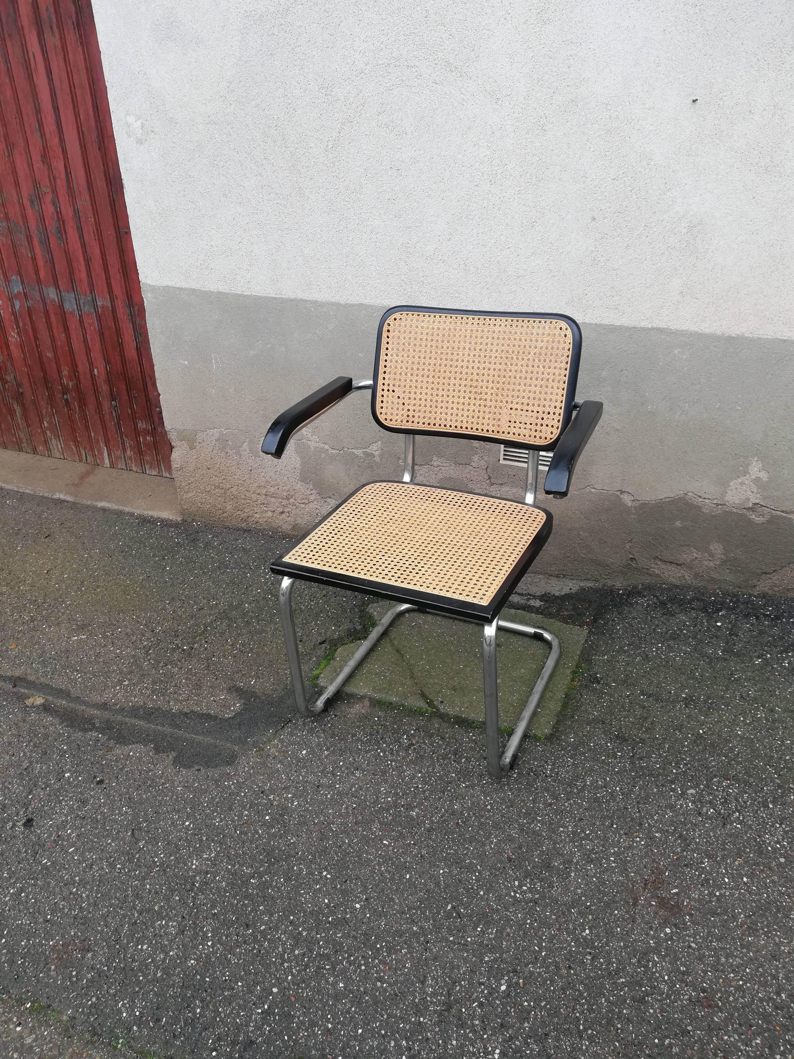 Marcel Breuer black armrest chair