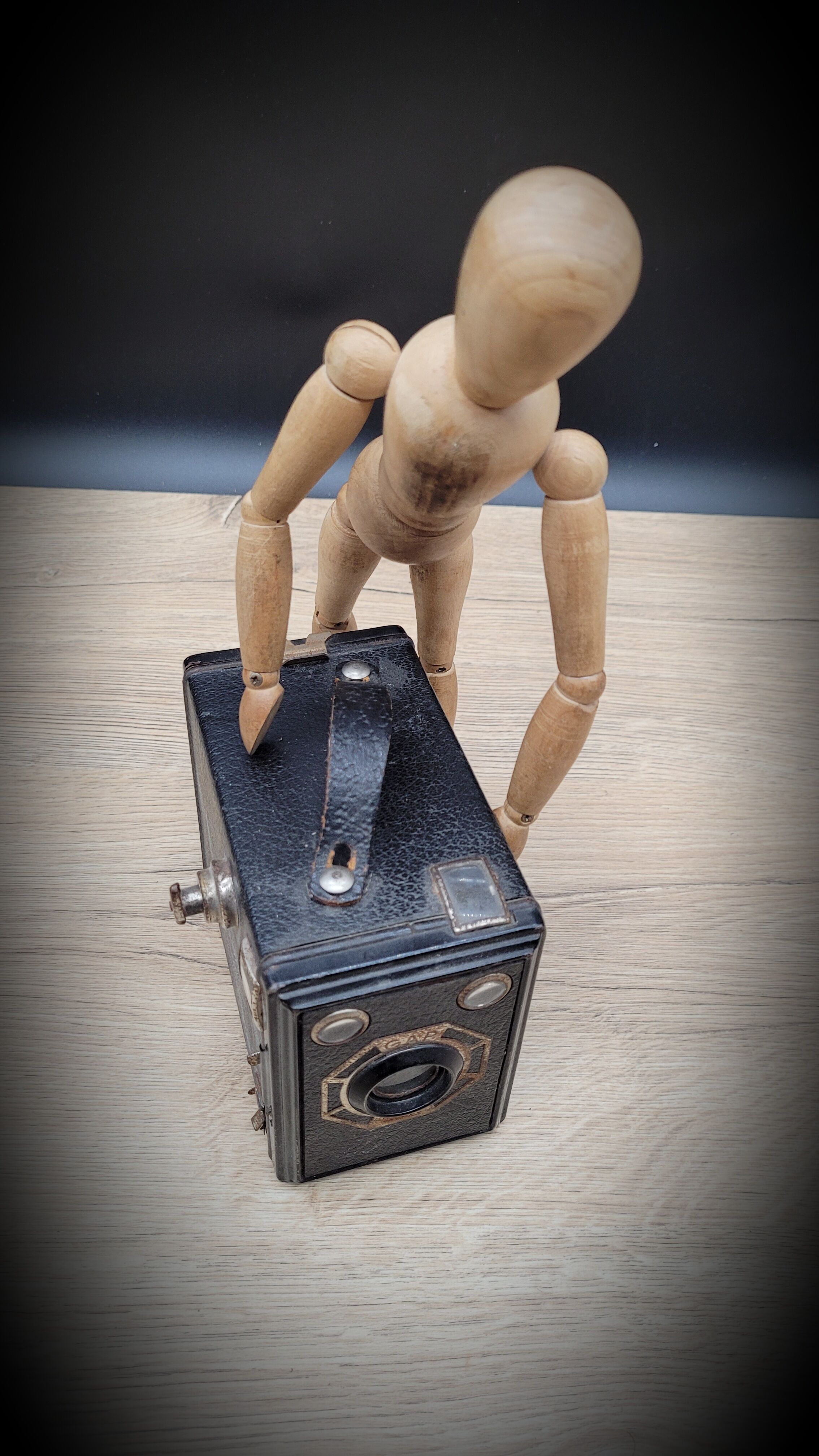 Gap box camera