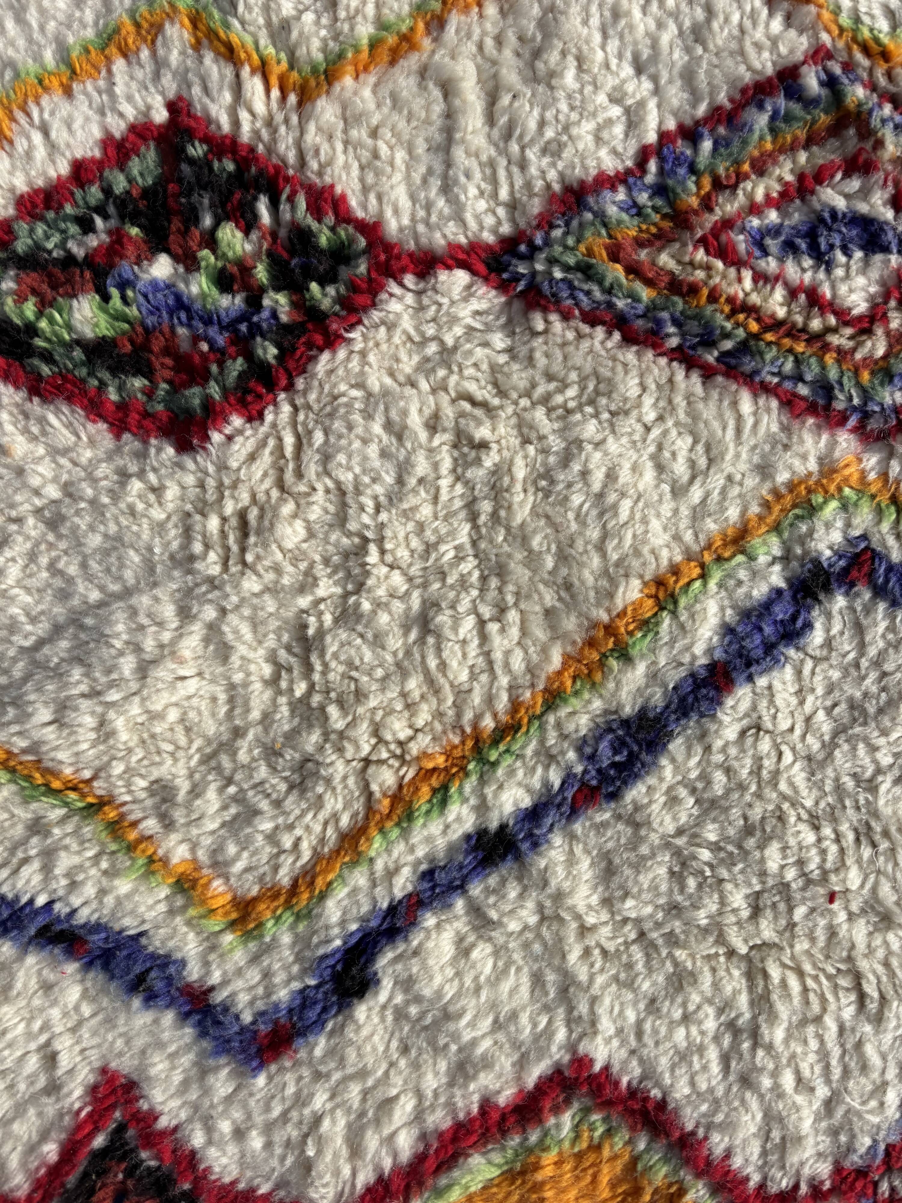 Tapis berbère marocain Azilal en laine naturelle