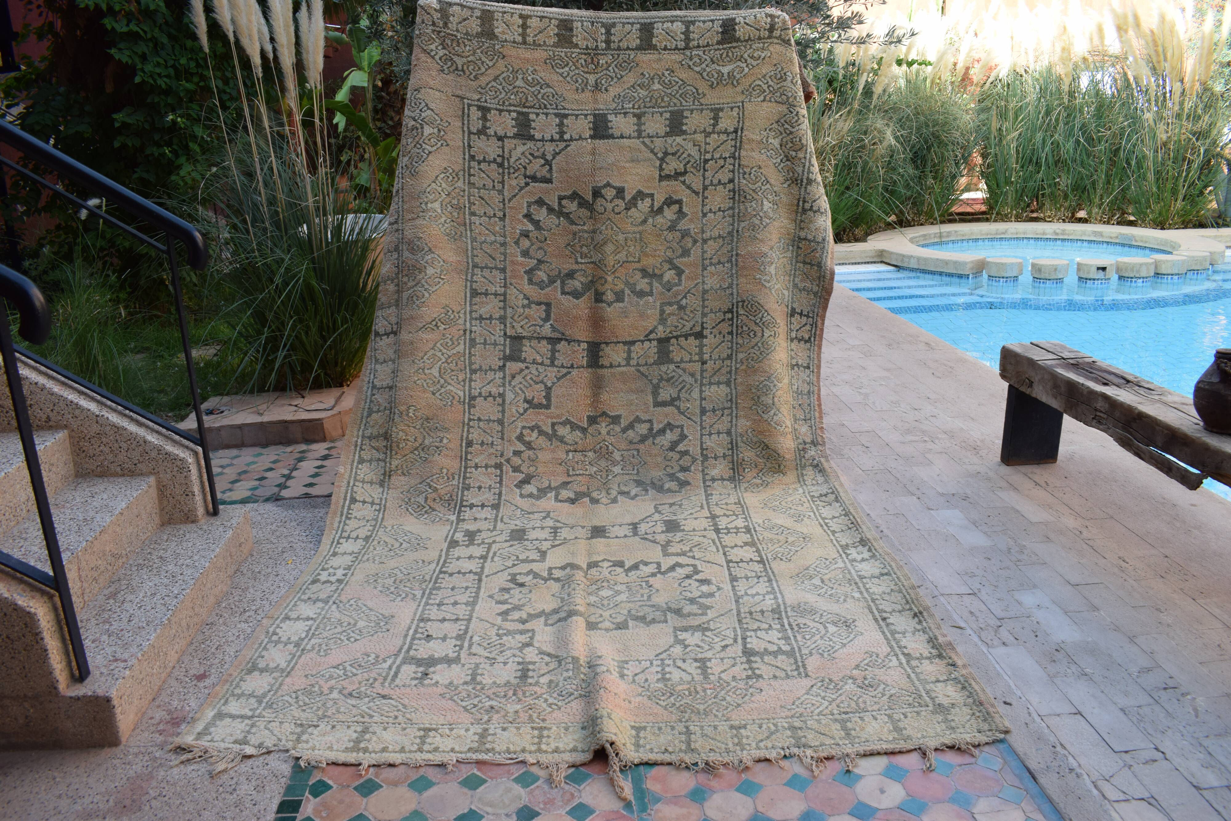 Berber rug Moroccan vintage Atlas