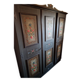 Armoire polychrome