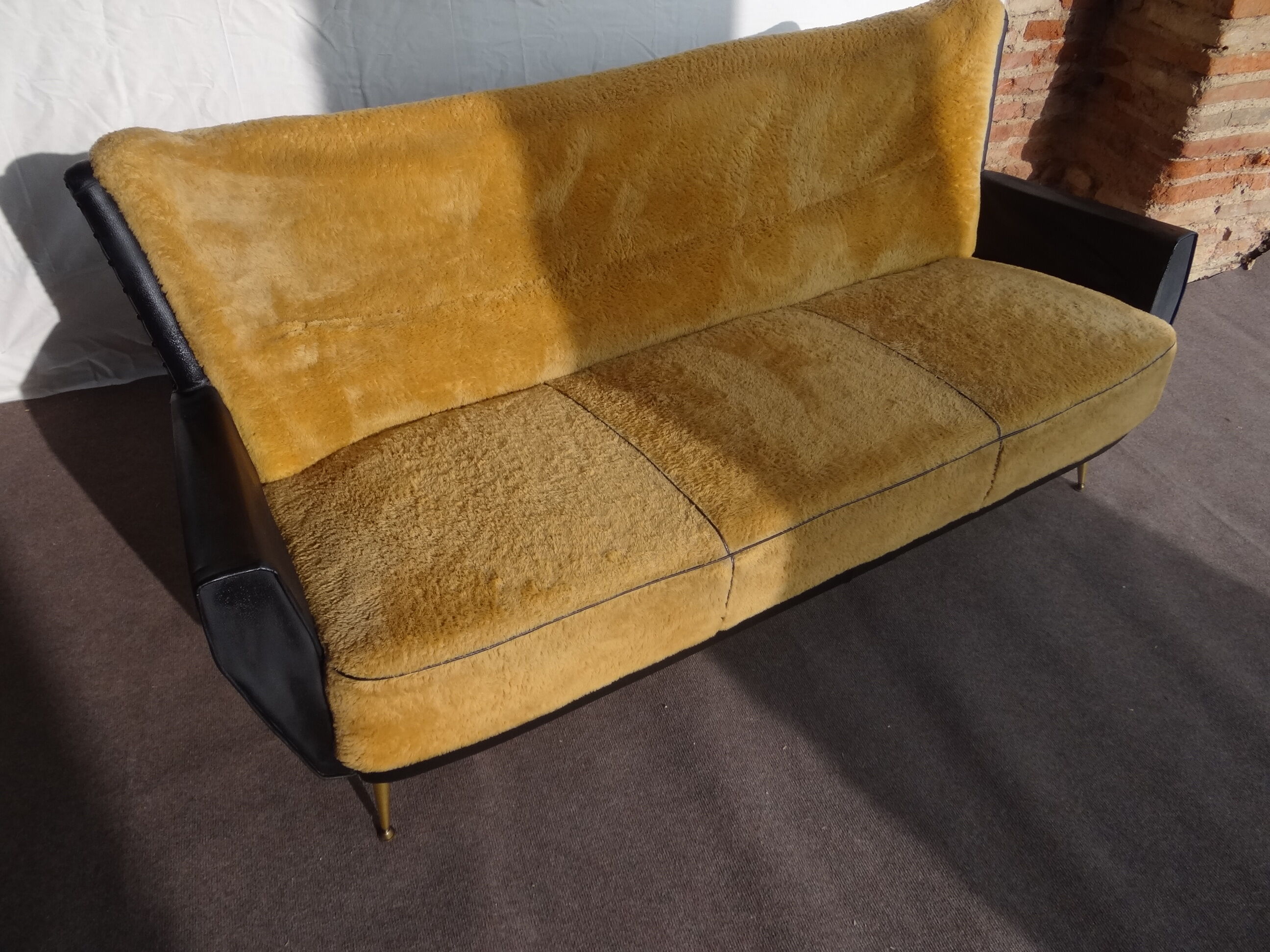 Vintage sofa fur and skai 50s