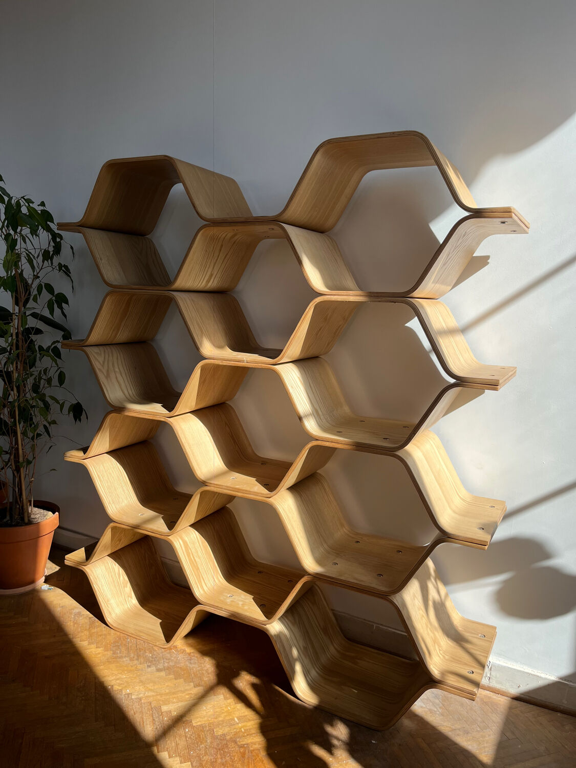 Honeycomb shelf made in design