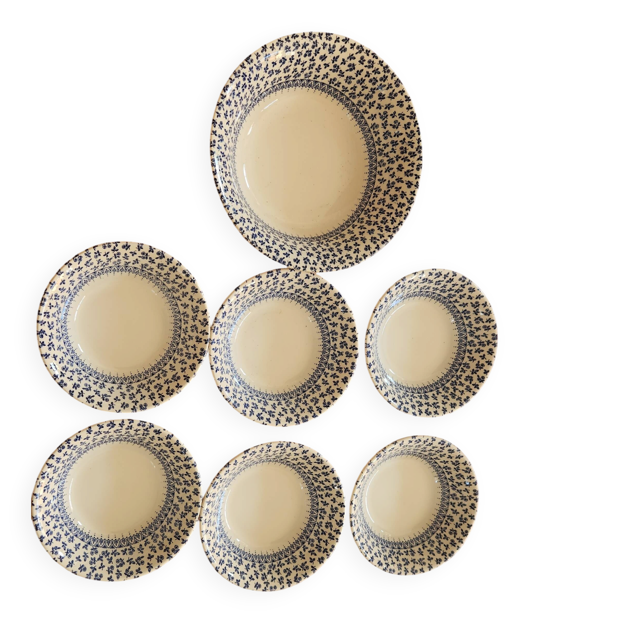 Set of bowl and ramekins in English Laura Ashley style.